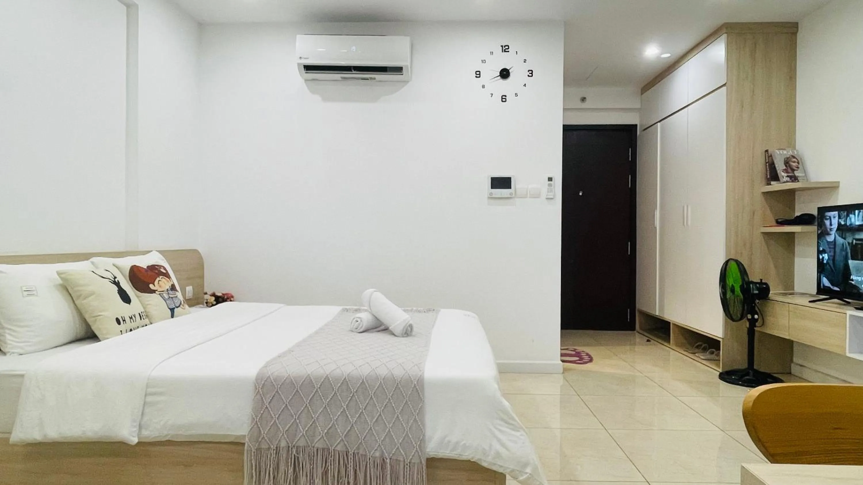Photo of the whole room, Bed in Vinhomes Dcapitale - Studio