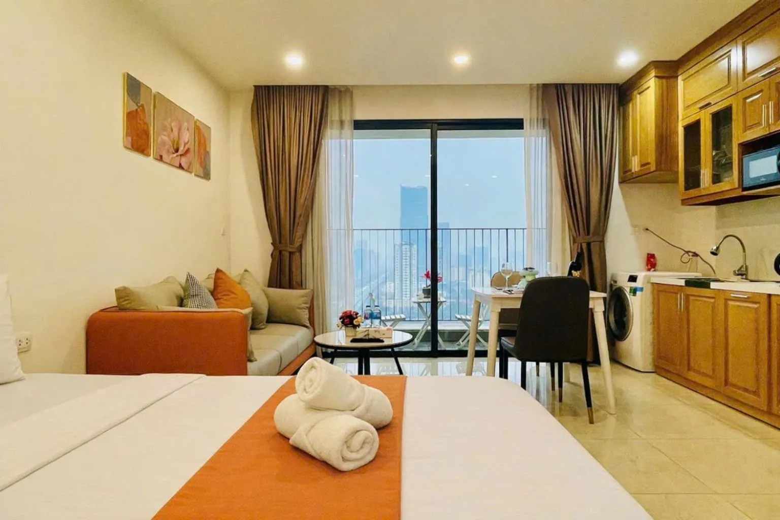 Bed in Vinhomes Dcapitale - Studio