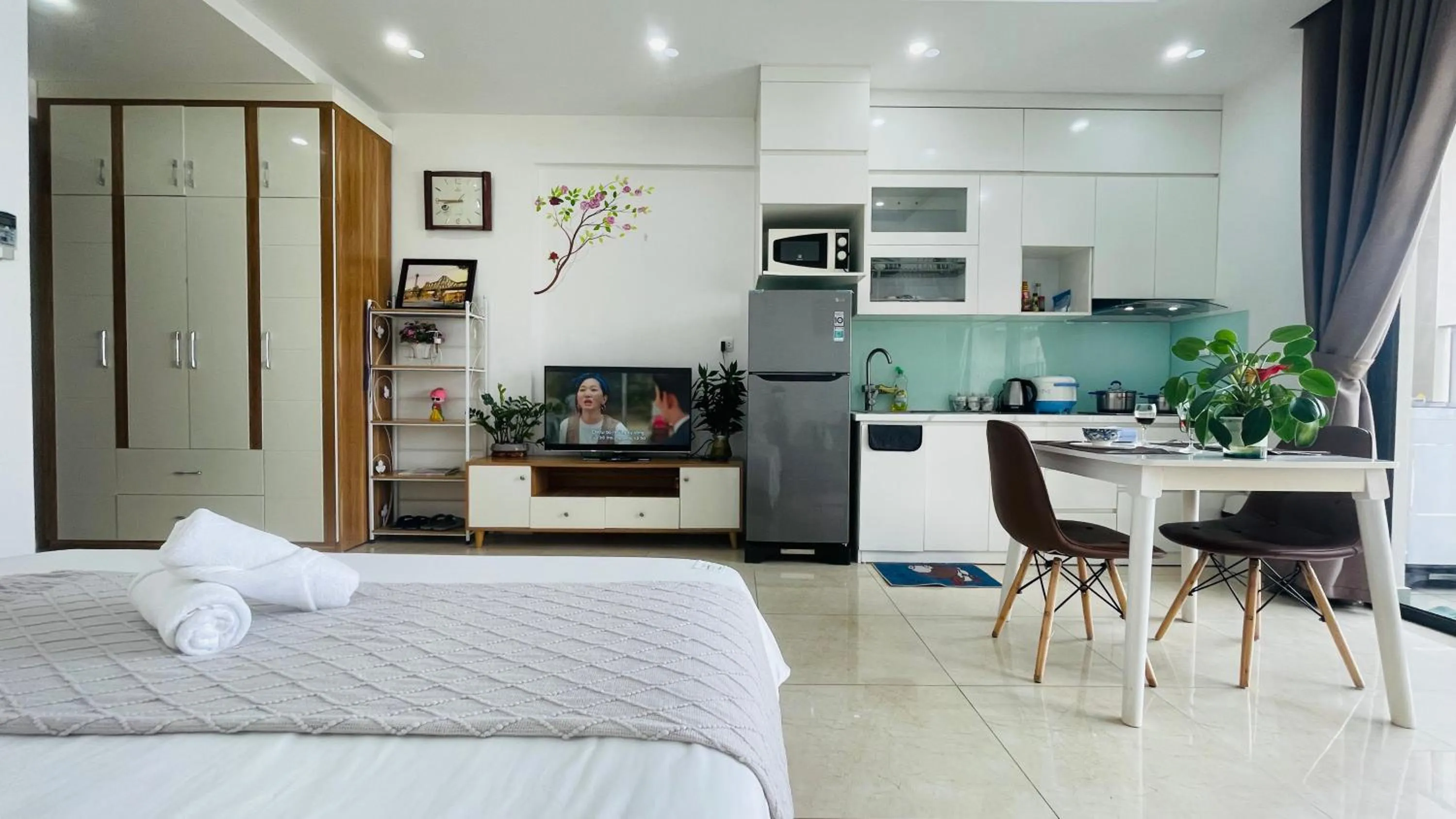 TV and multimedia, Bed in Vinhomes Dcapitale - Studio