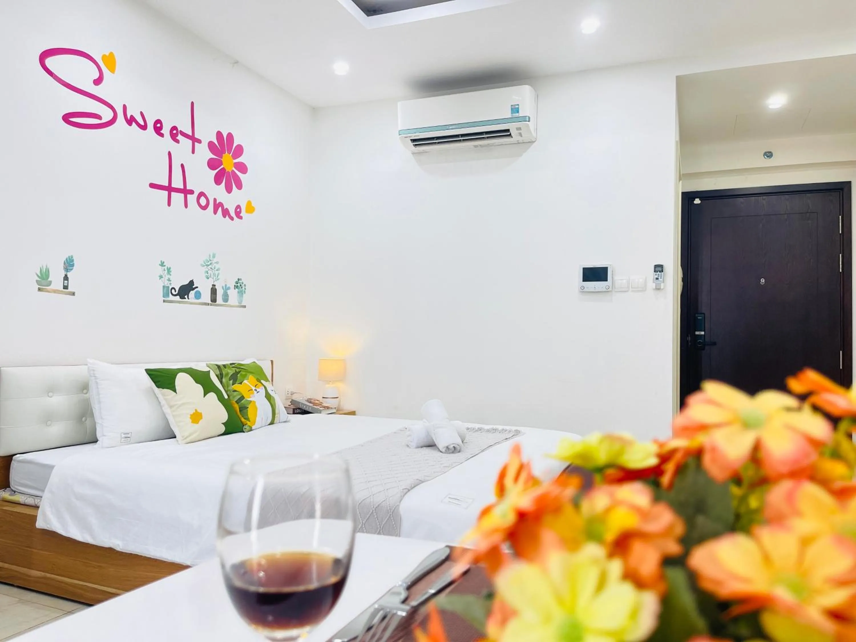 Photo of the whole room, Bed in Vinhomes Dcapitale - Studio
