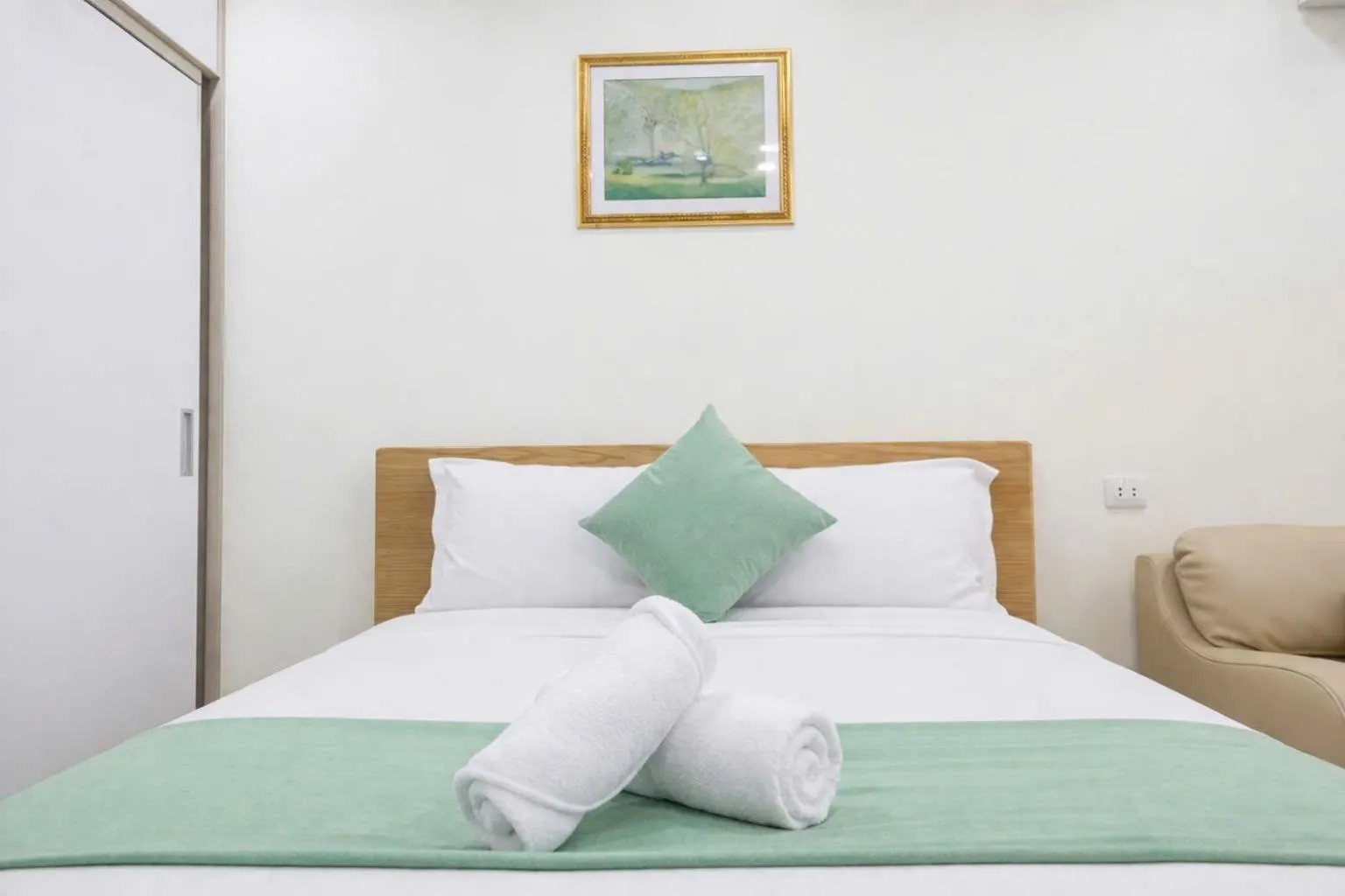 Bed in Vinhomes Dcapitale - Studio