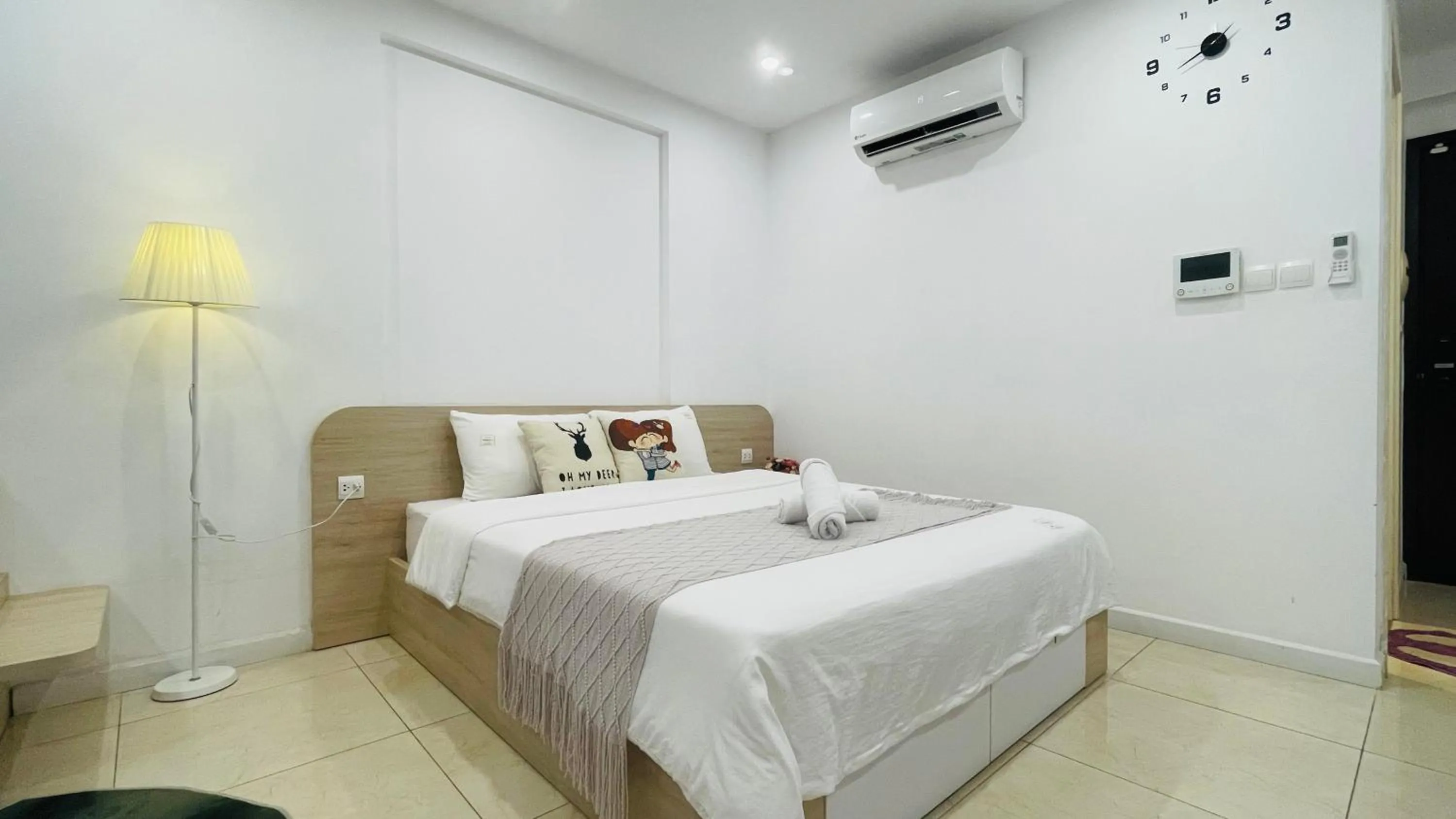 Bed in Vinhomes Dcapitale - Studio