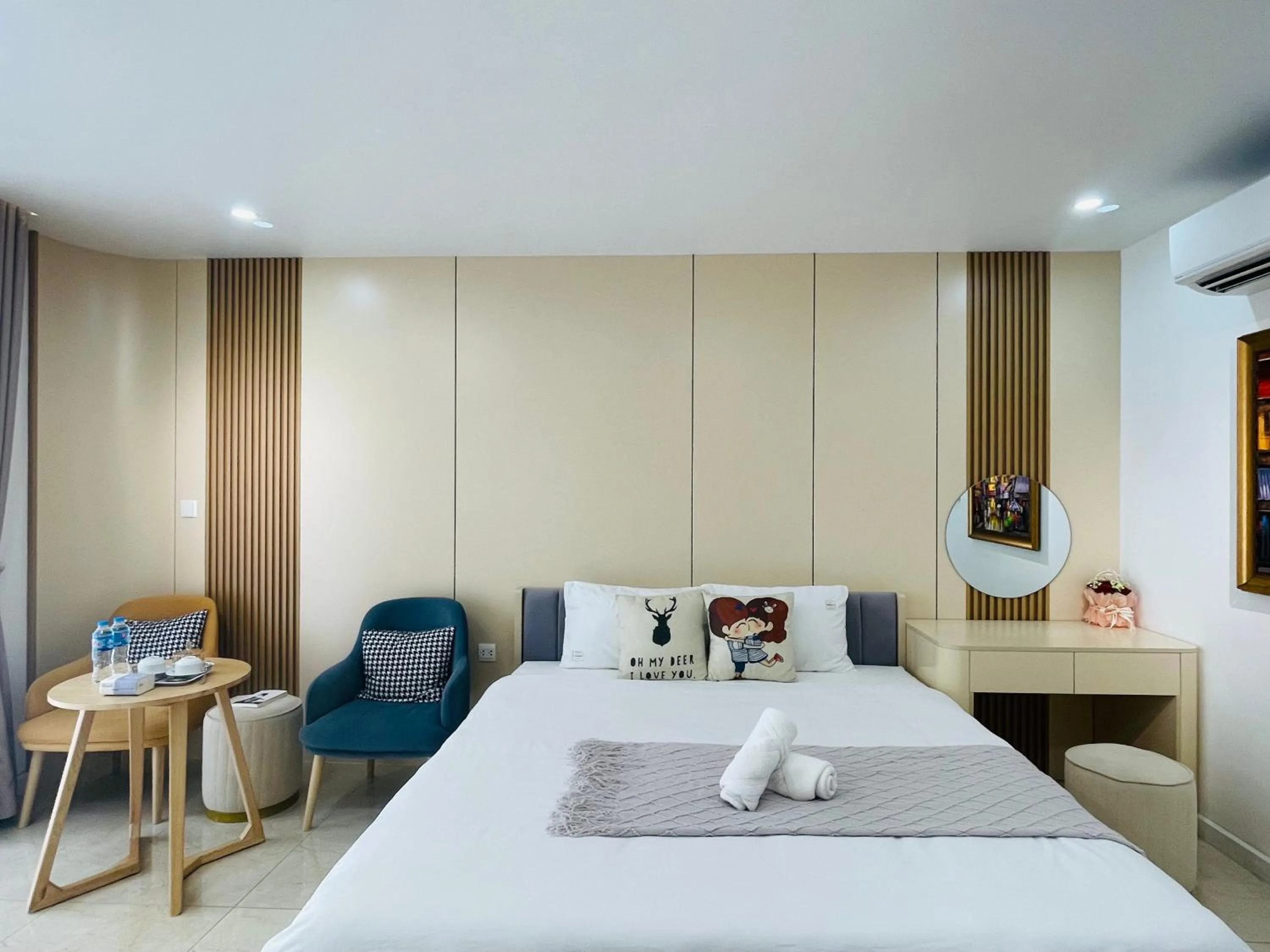 Bed in Vinhomes Dcapitale - Studio