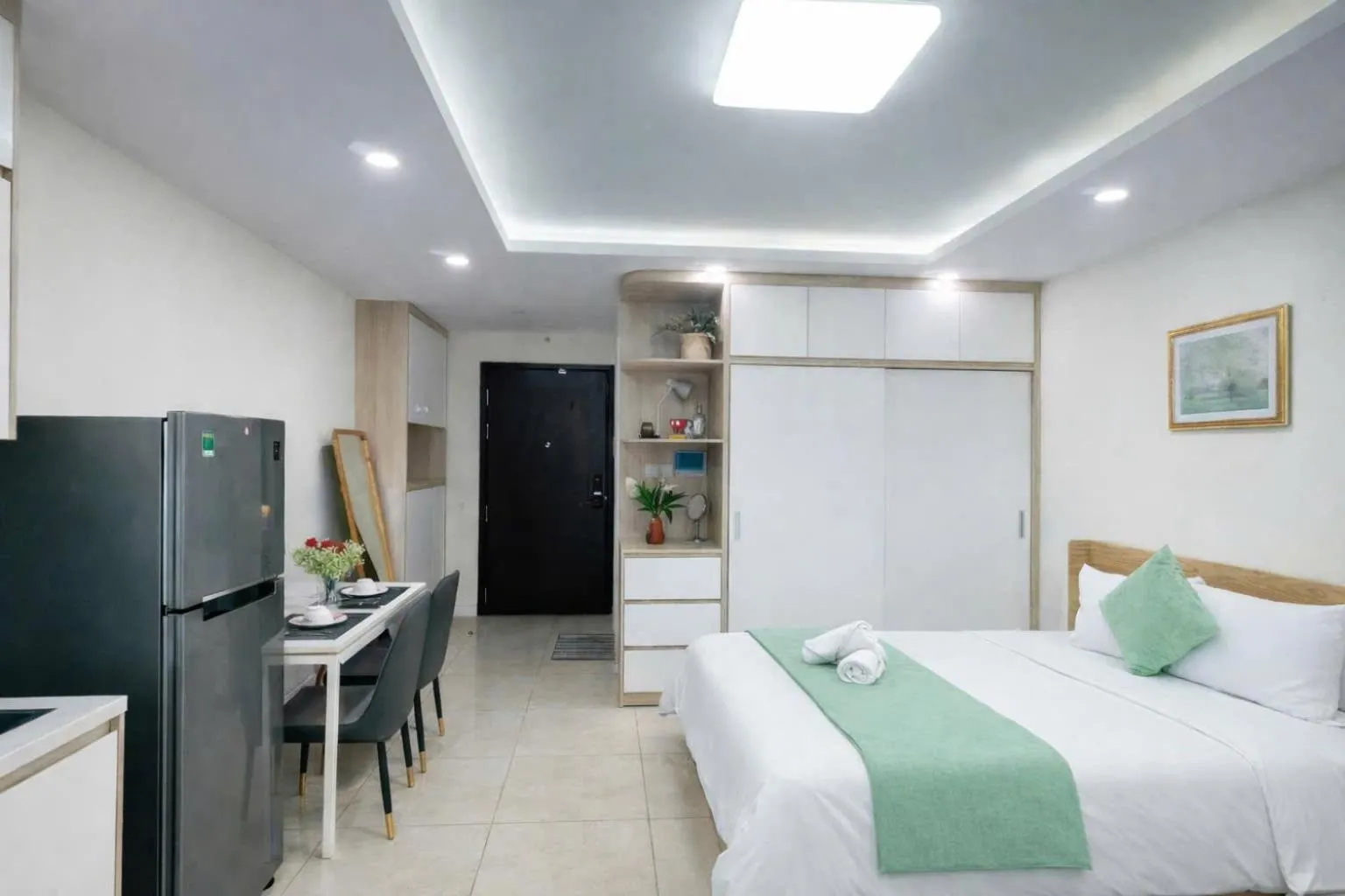Bed in Vinhomes Dcapitale - Studio
