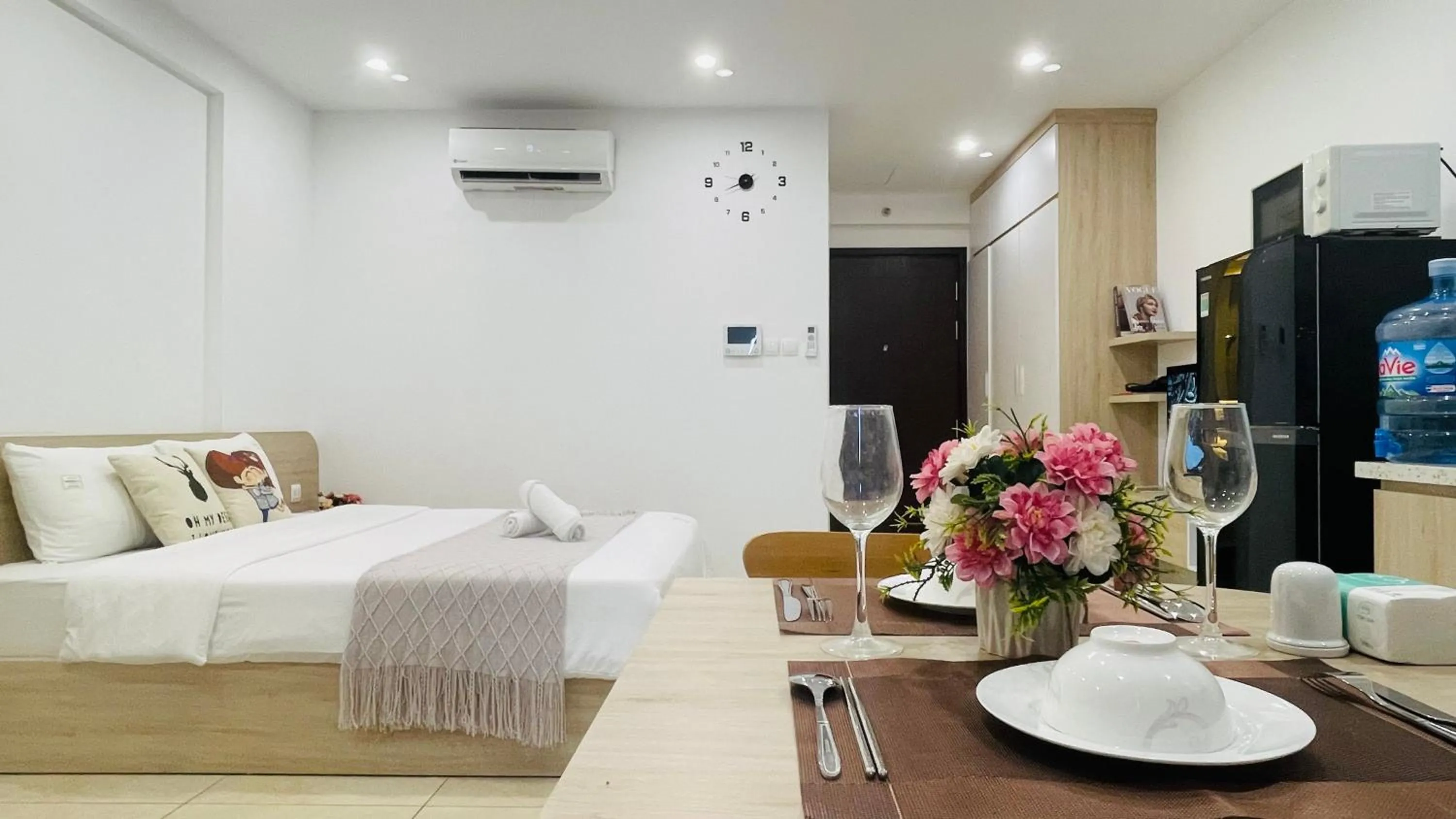 Photo of the whole room, Bed in Vinhomes Dcapitale - Studio