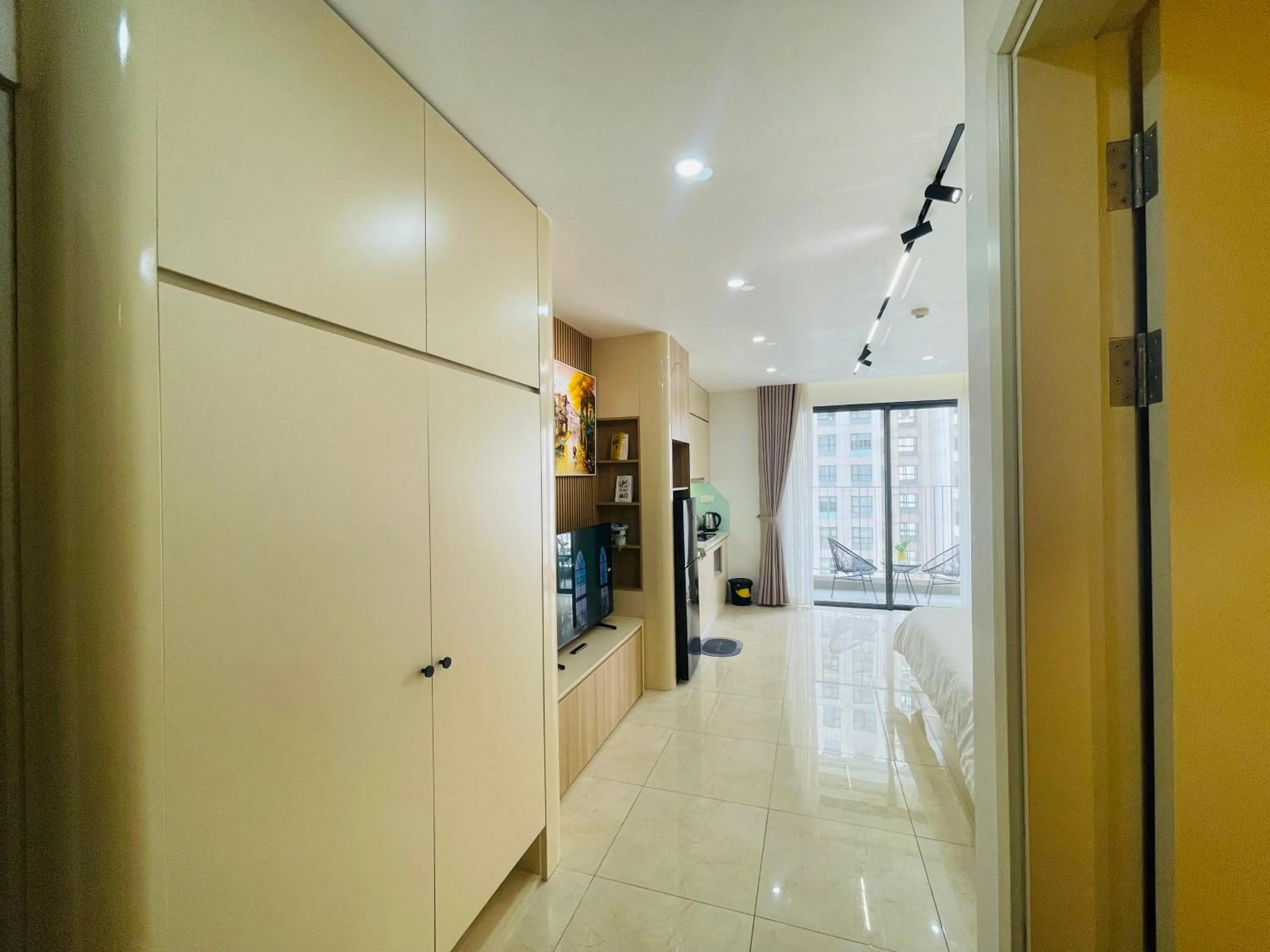 wardrobe in Vinhomes Dcapitale - Studio