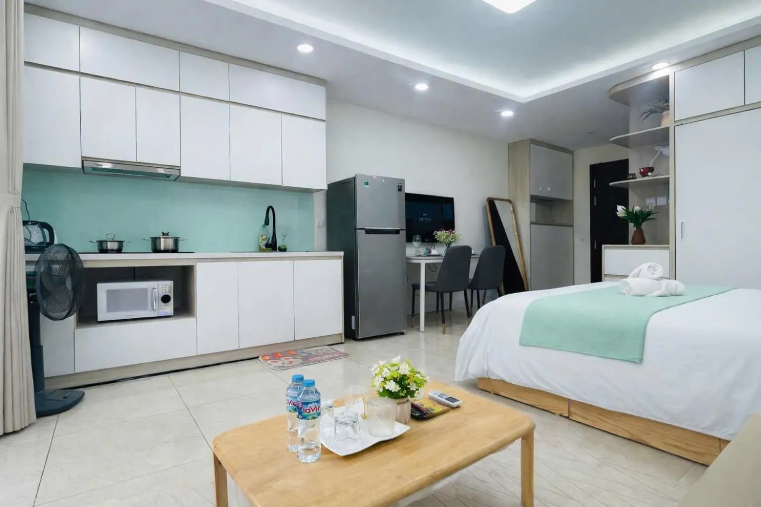 Bed in Vinhomes Dcapitale - Studio