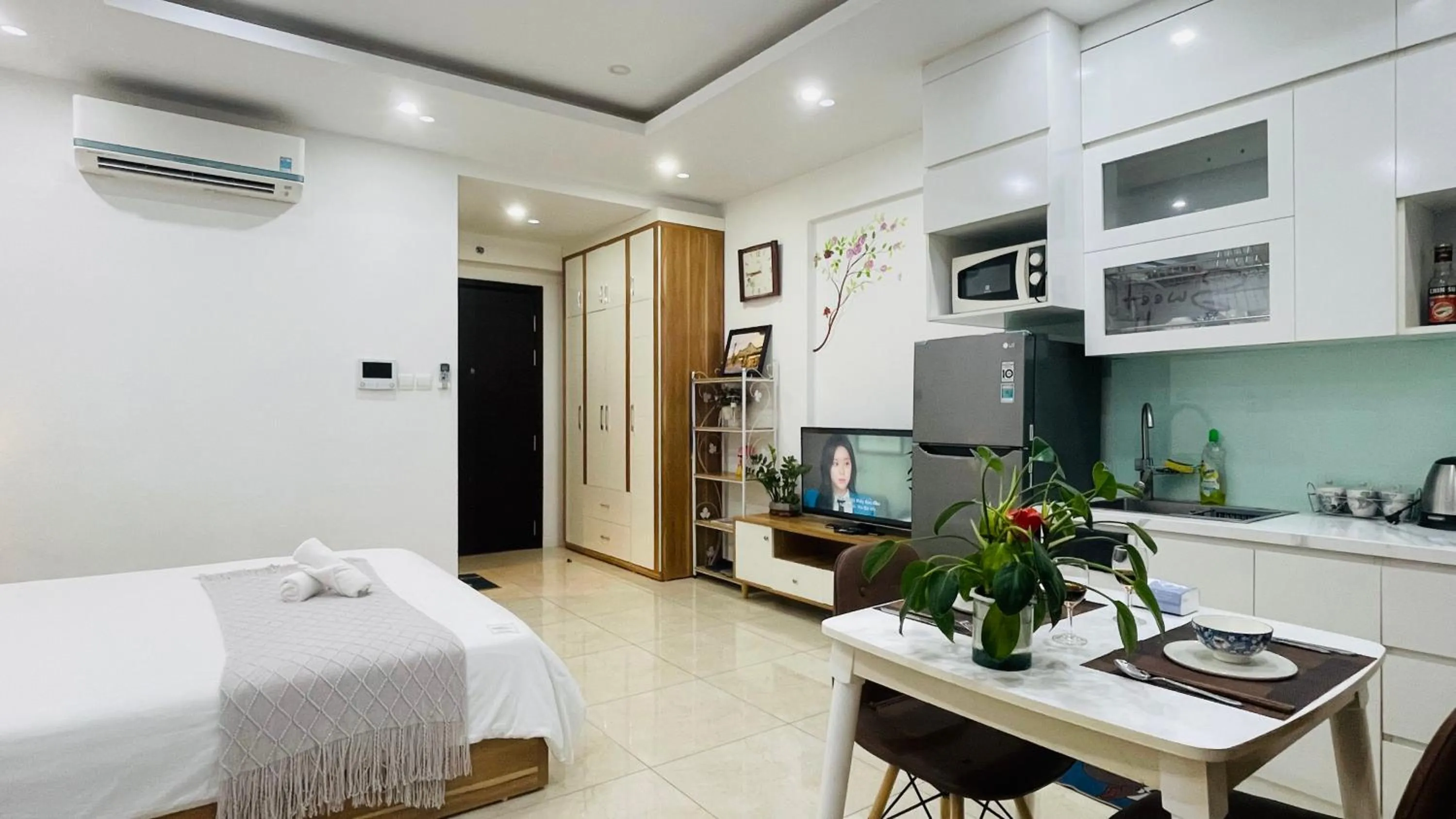 Photo of the whole room, Bed in Vinhomes Dcapitale - Studio
