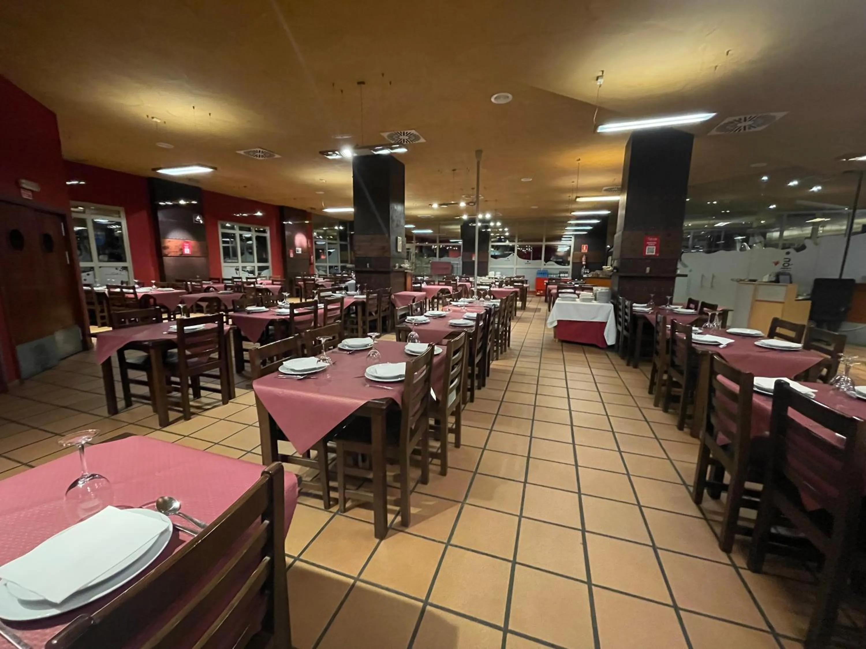 Restaurant/places to eat in Hotel Silvota