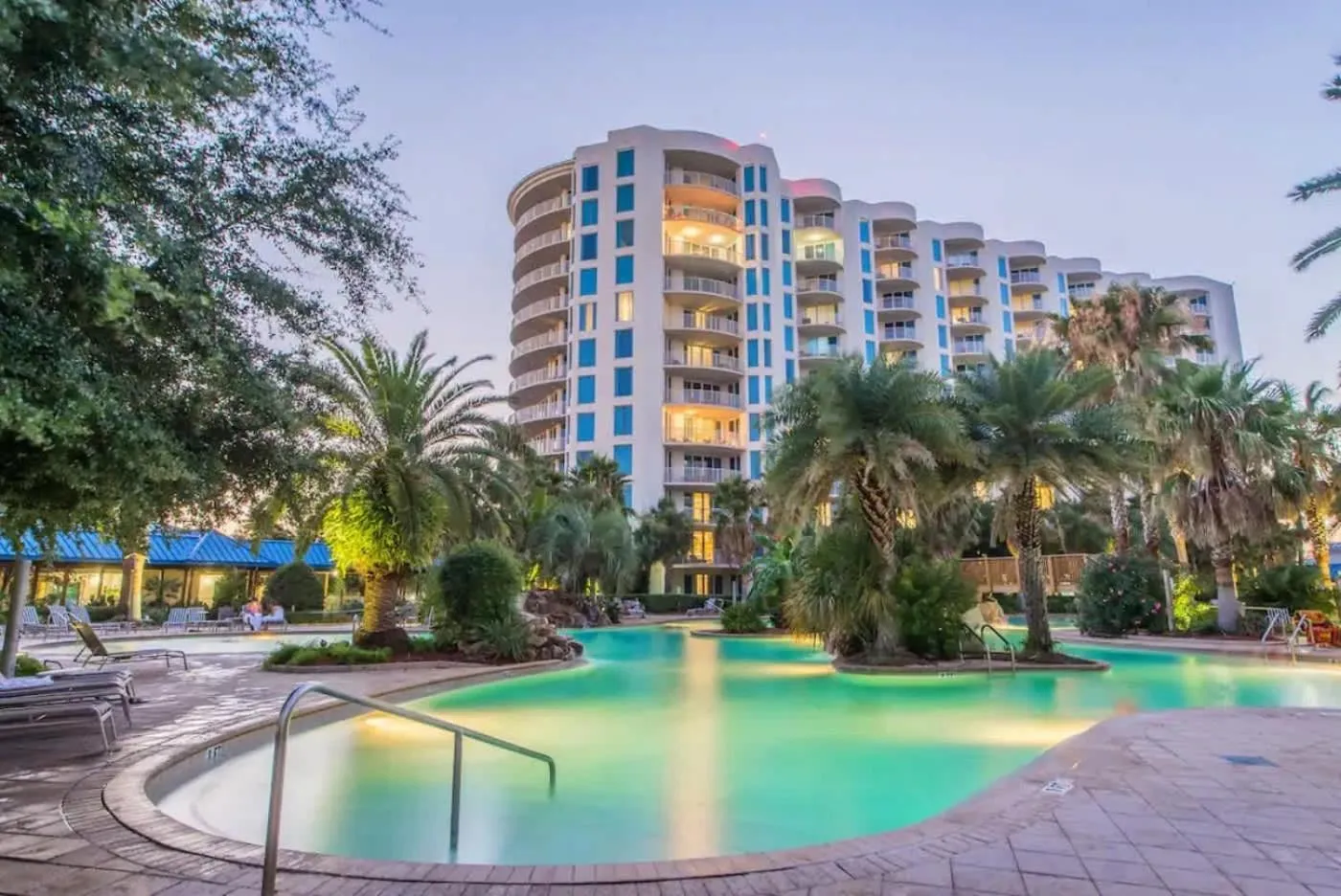Sunrise Surprise 9th floor 2BR 2 BA King Suite Beach shuttle, heated pool!