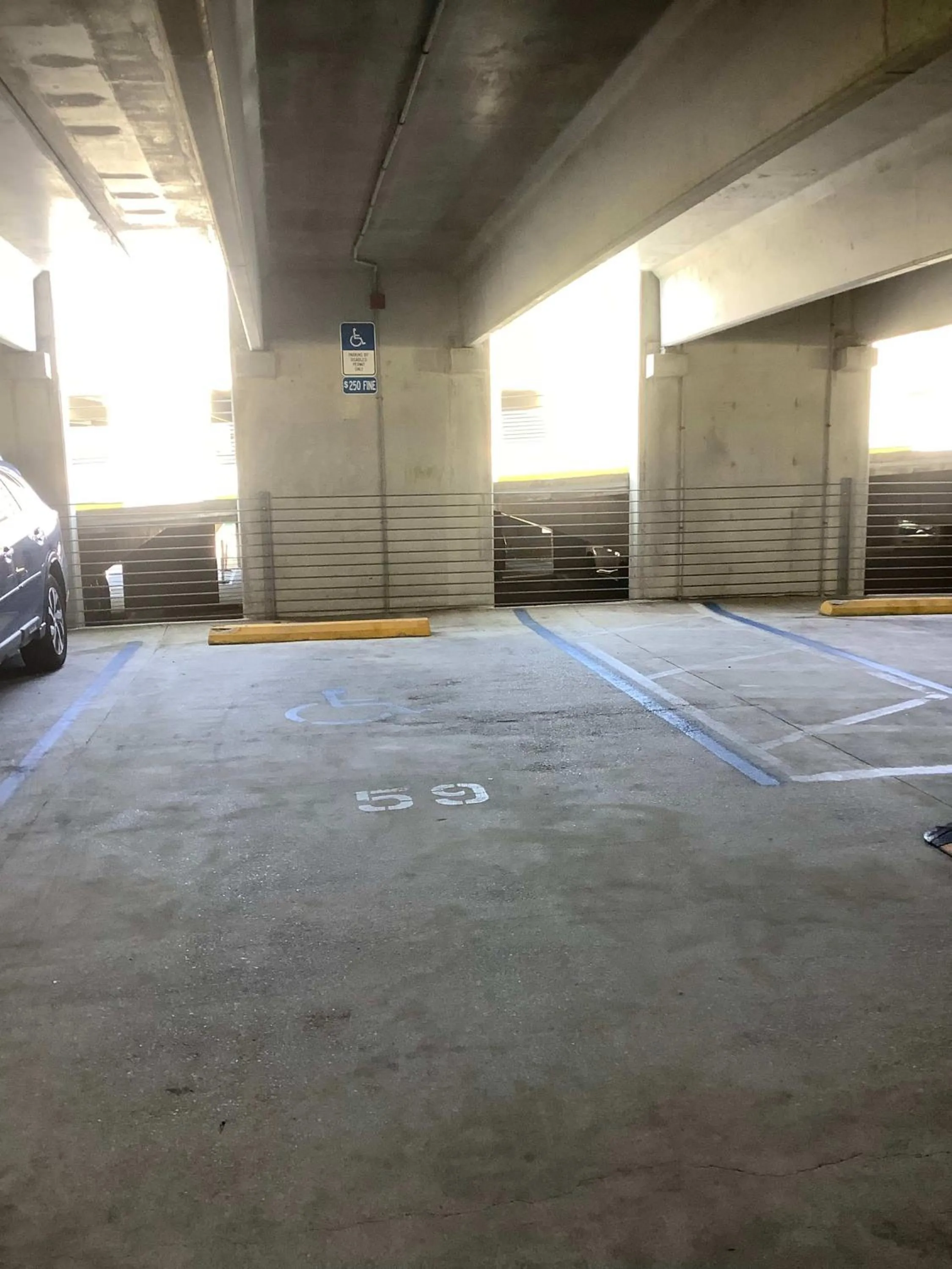 Sunrise Surprise 9th floor 2BR 2 BA King Suite Beach shuttle, heated pool!