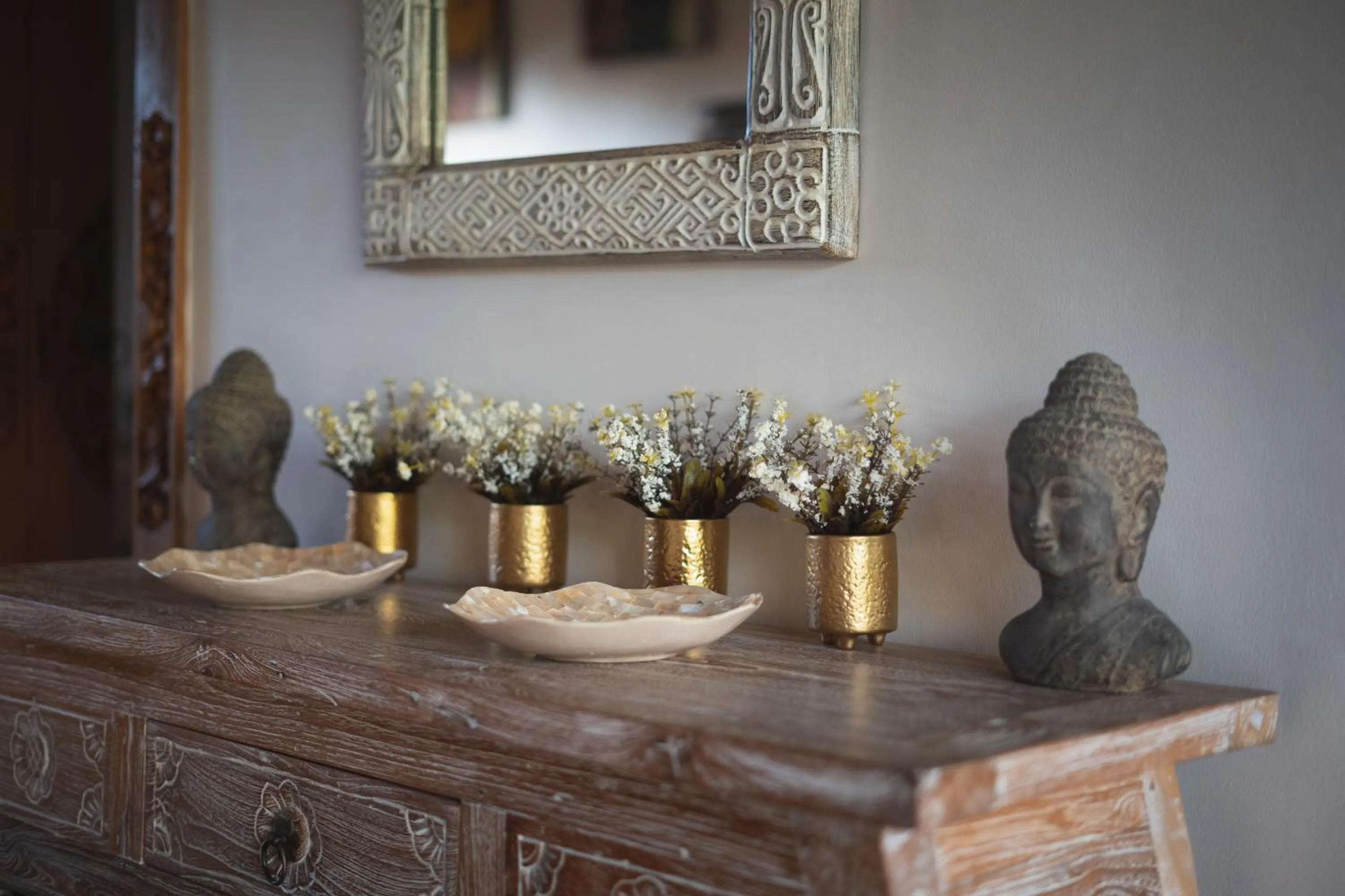 Decorative detail in Genie Private Villa by Travellink Bali