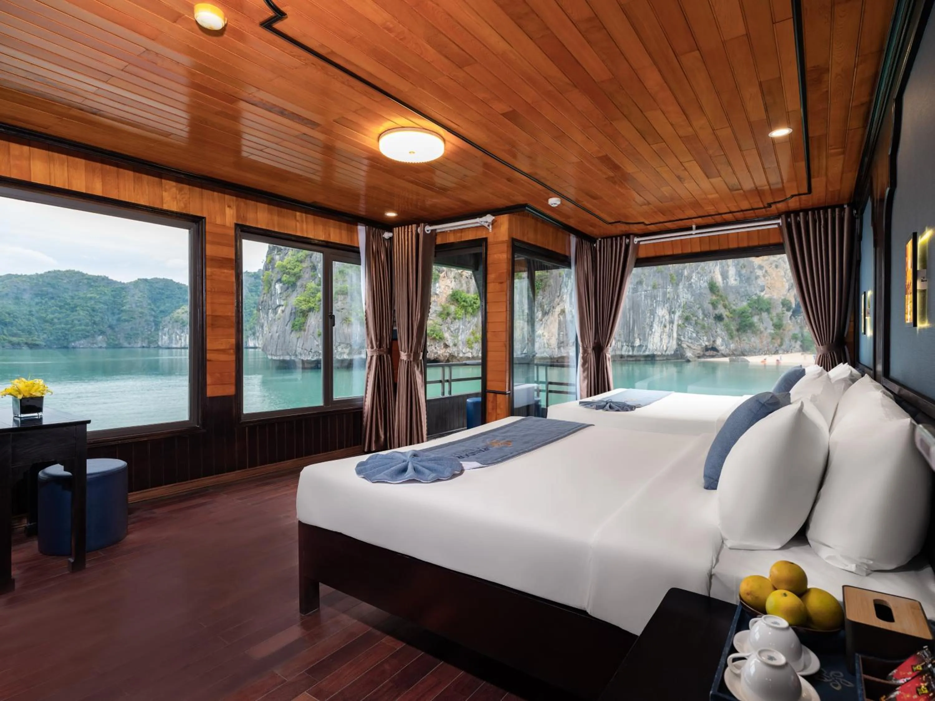 Bed in La Pandora Boutique Cruises