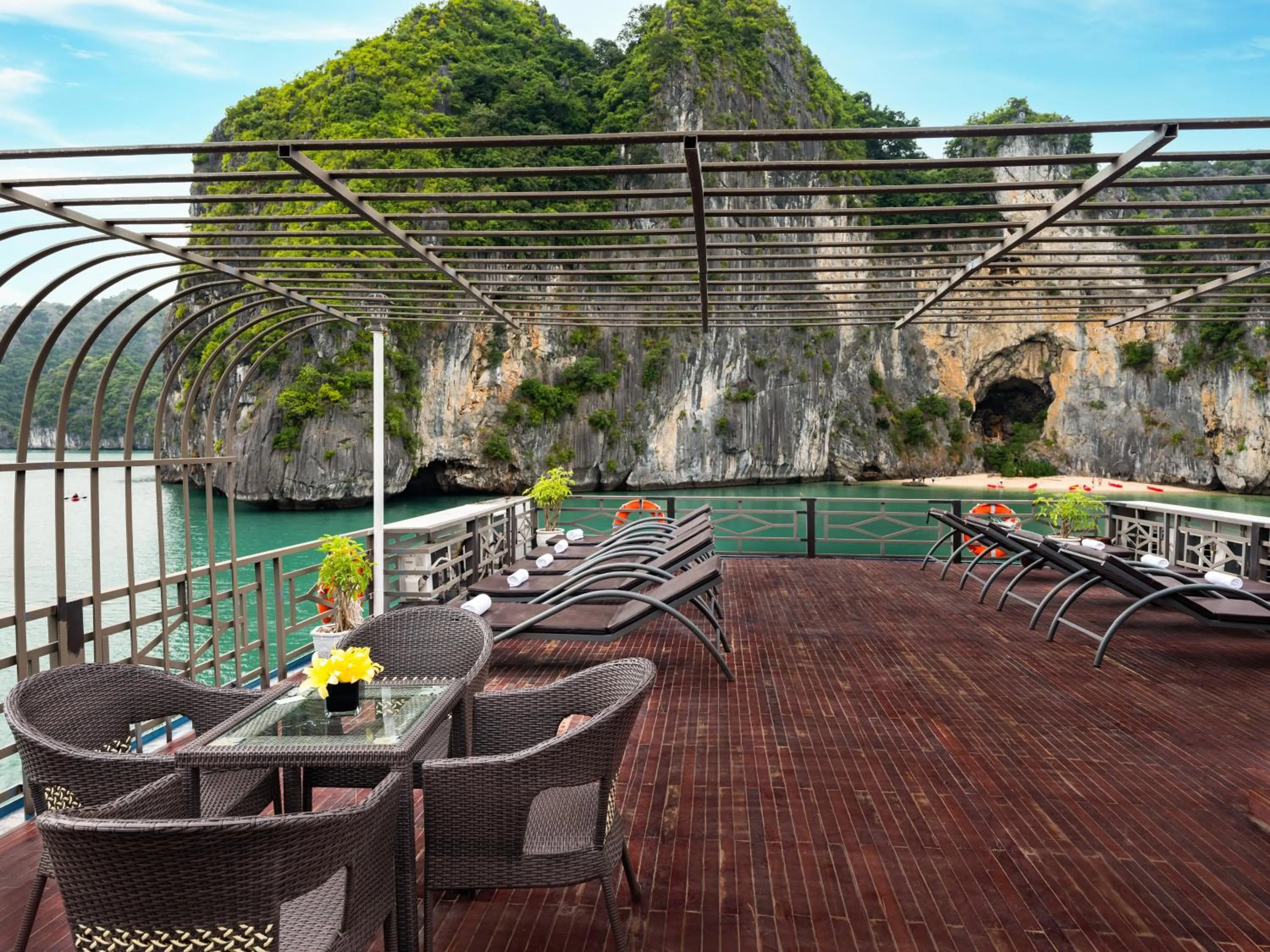 Natural landscape in La Pandora Boutique Cruises