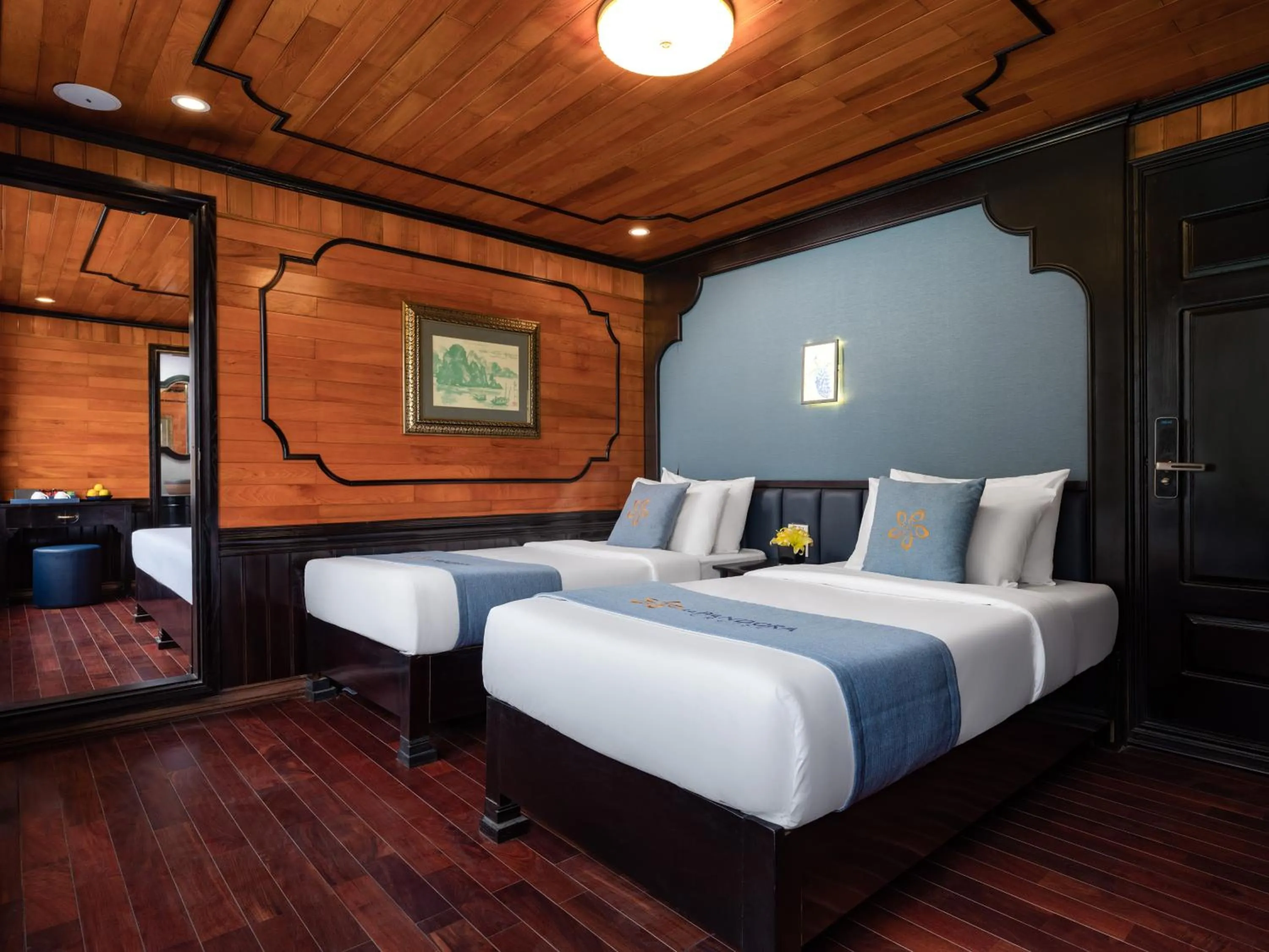 Bed in La Pandora Boutique Cruises