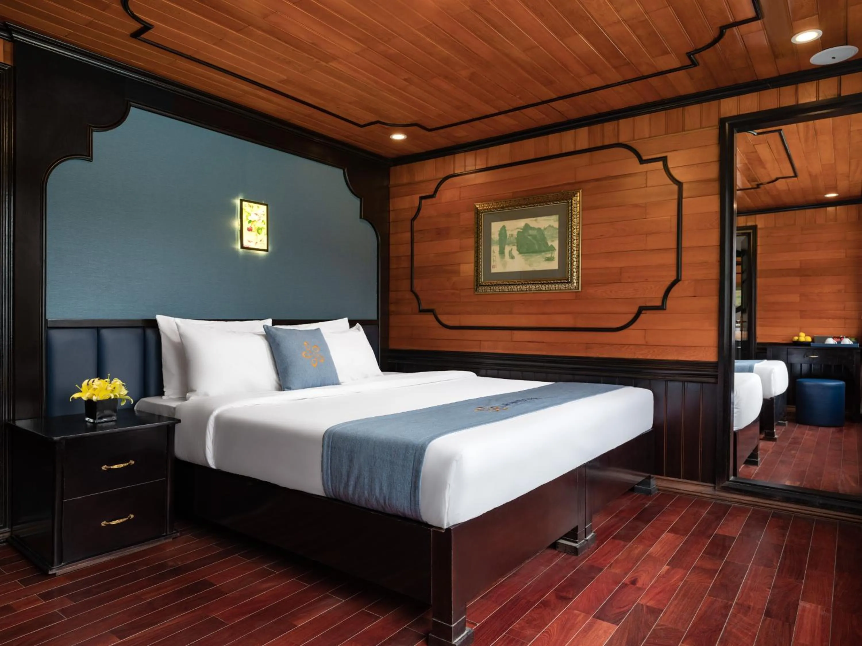 Bed in La Pandora Boutique Cruises