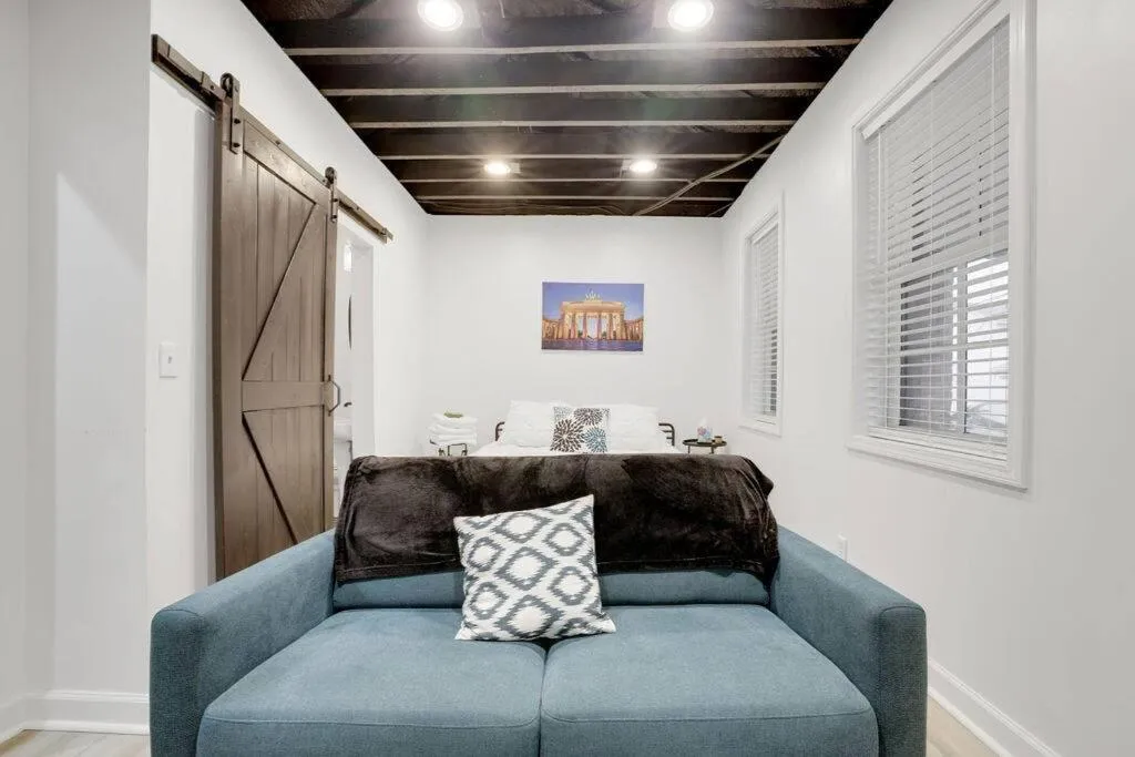 Housepitality - The Brandenburg Suite - Efficiency