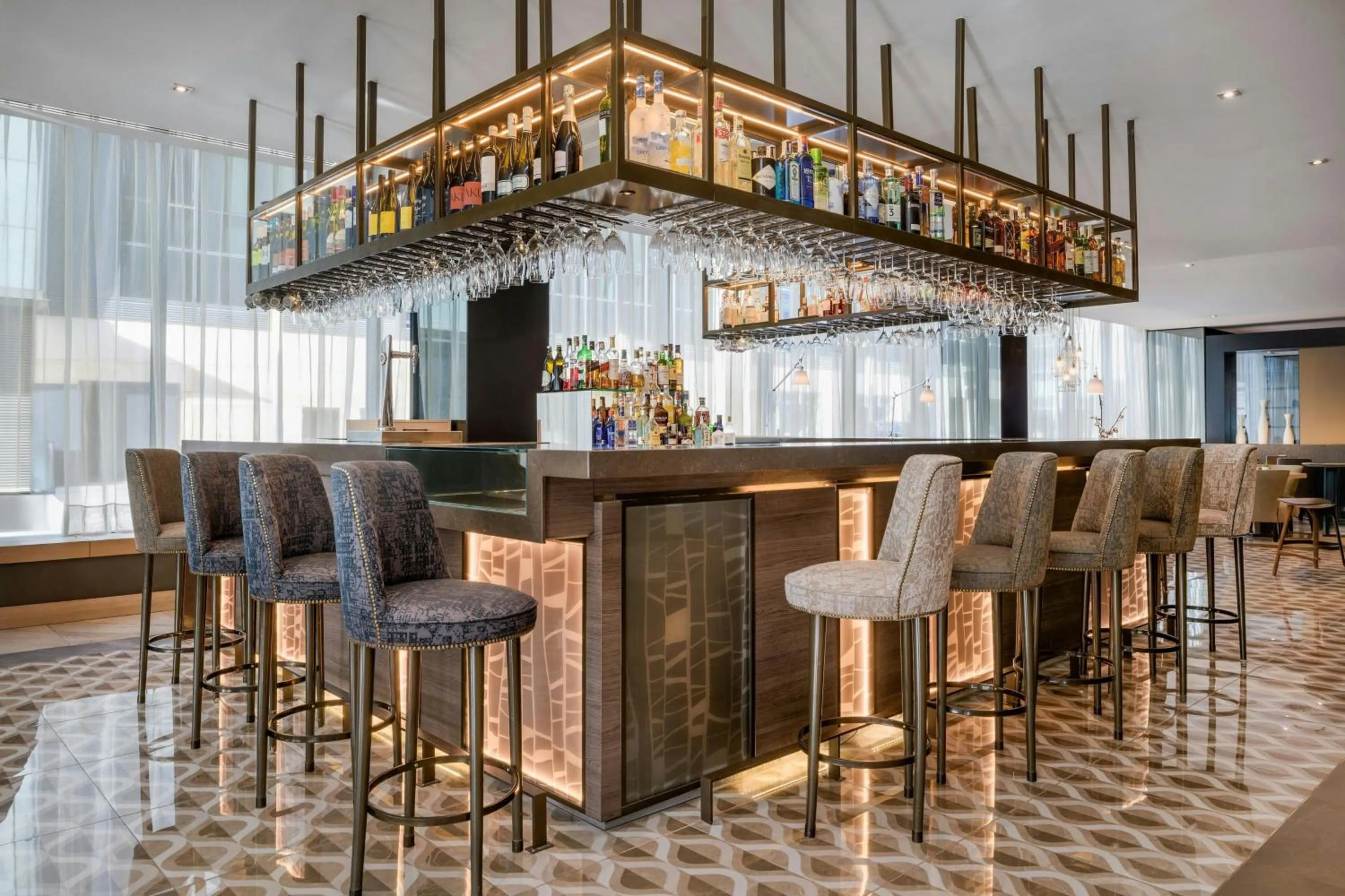 Lounge or bar in AC Hotel Madrid Feria by Marriott