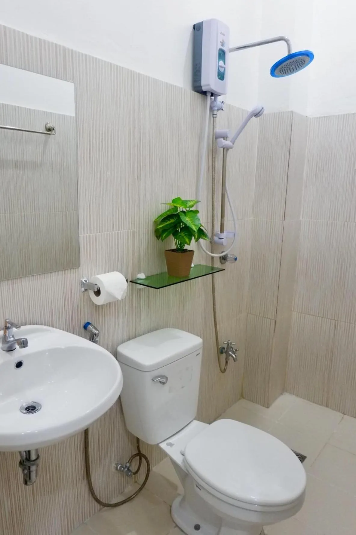 Bathroom in Endless Summer Hotel Baler