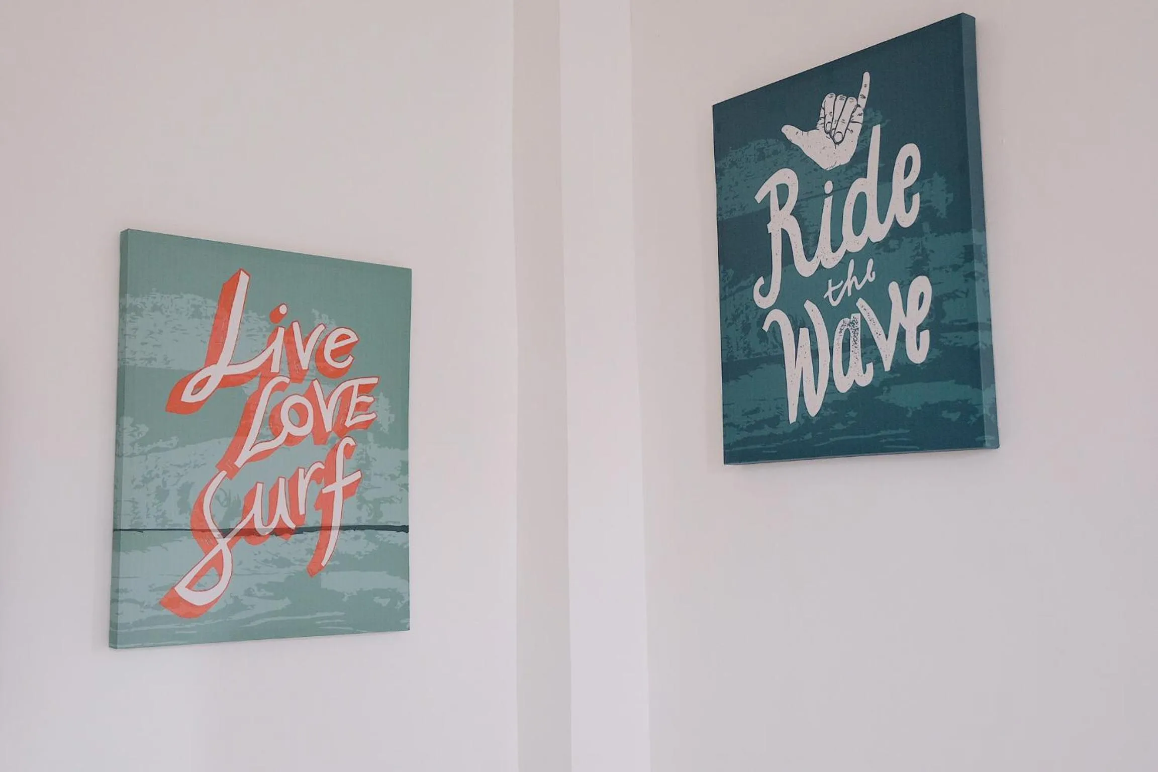 Decorative detail in Endless Summer Hotel Baler