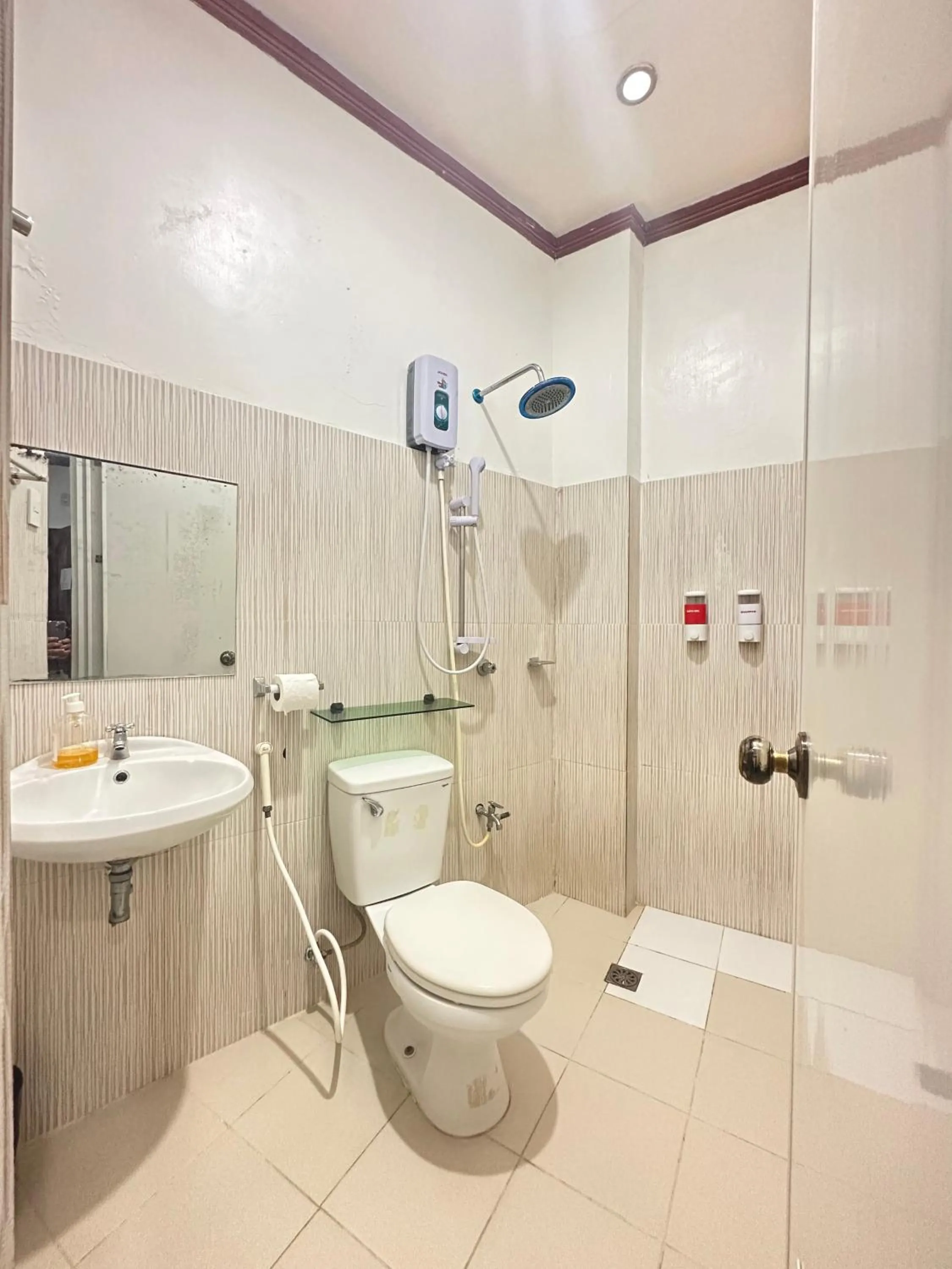 Endless Summer Hotel Baler