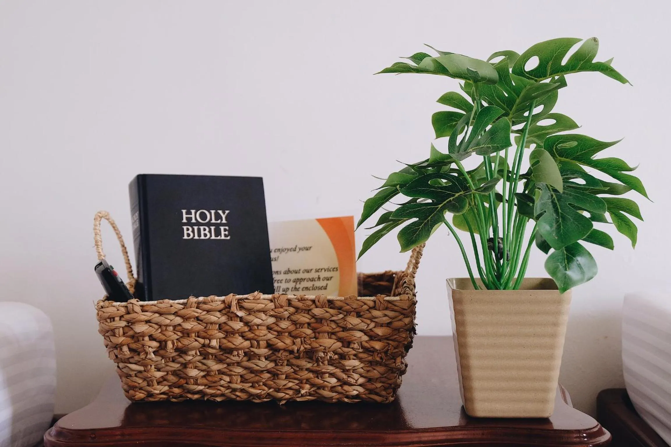 Decorative detail in Endless Summer Hotel Baler