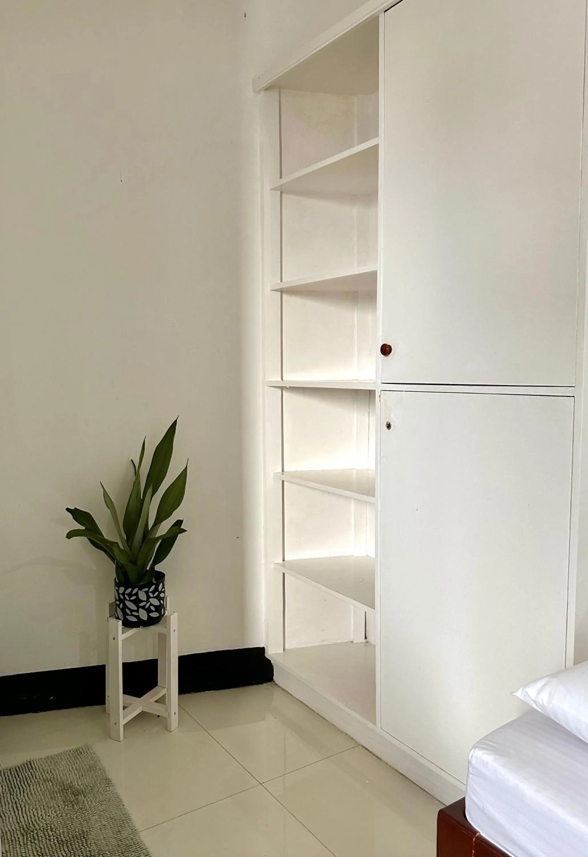 Endless Summer Hotel Baler