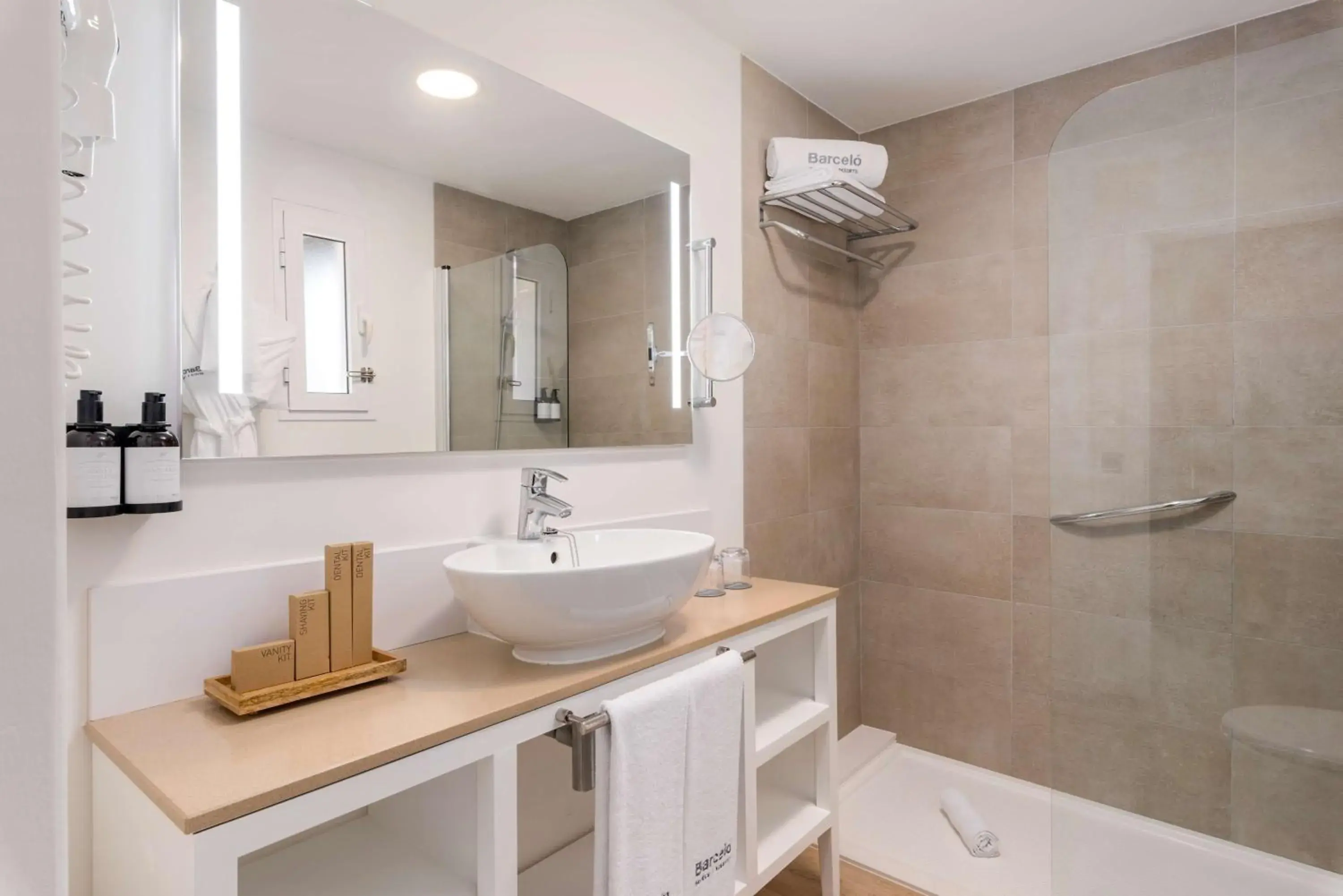 Bathroom in Barceló Fuerteventura Castillo Bathroom in Barceló Fuerteventura Castillo