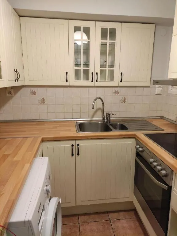 Seven Seconds Away Apartment