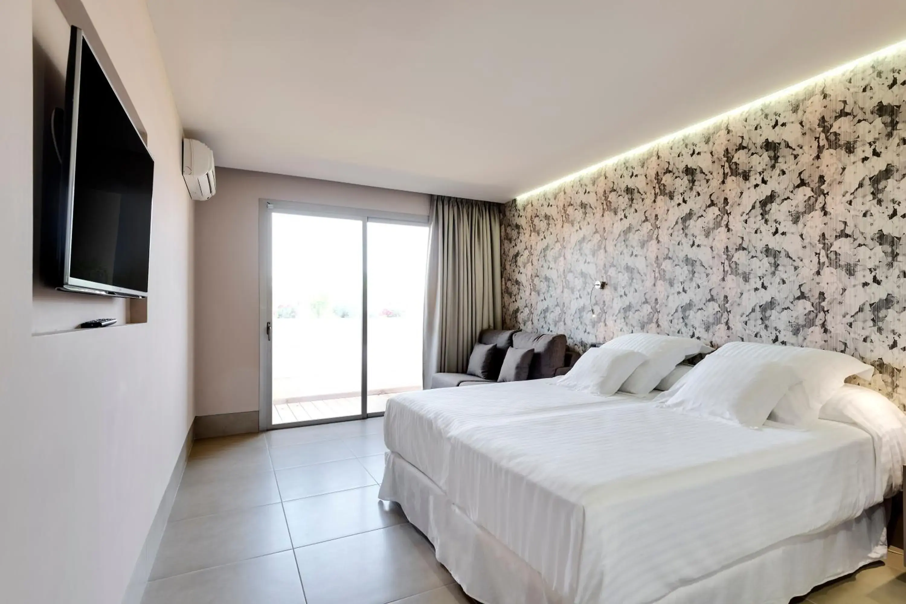 Bed in Occidental Ibiza - All Inclusive Bed in Occidental Ibiza - All Inclusive