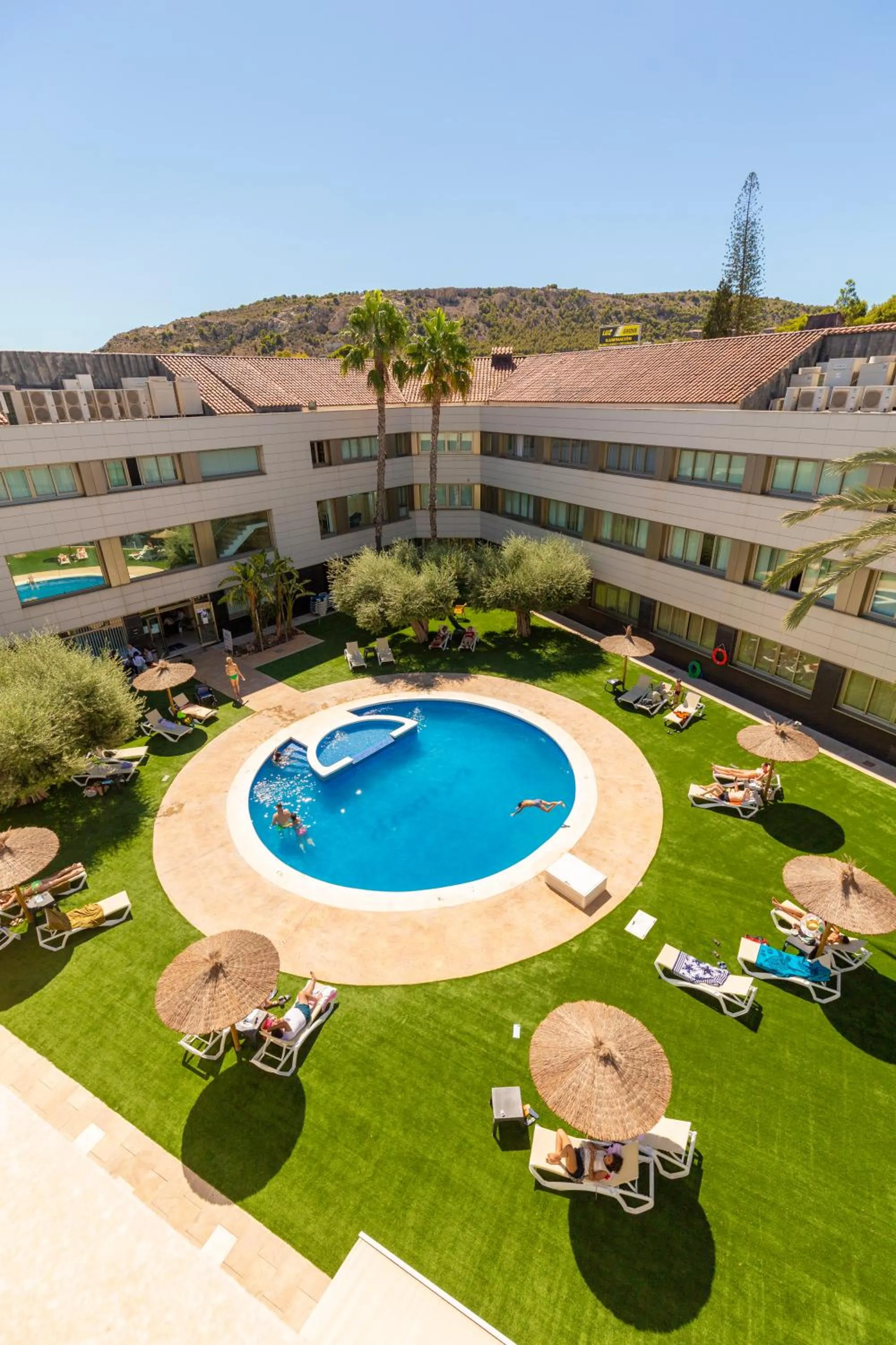 Swimming pool in Daniya Alicante