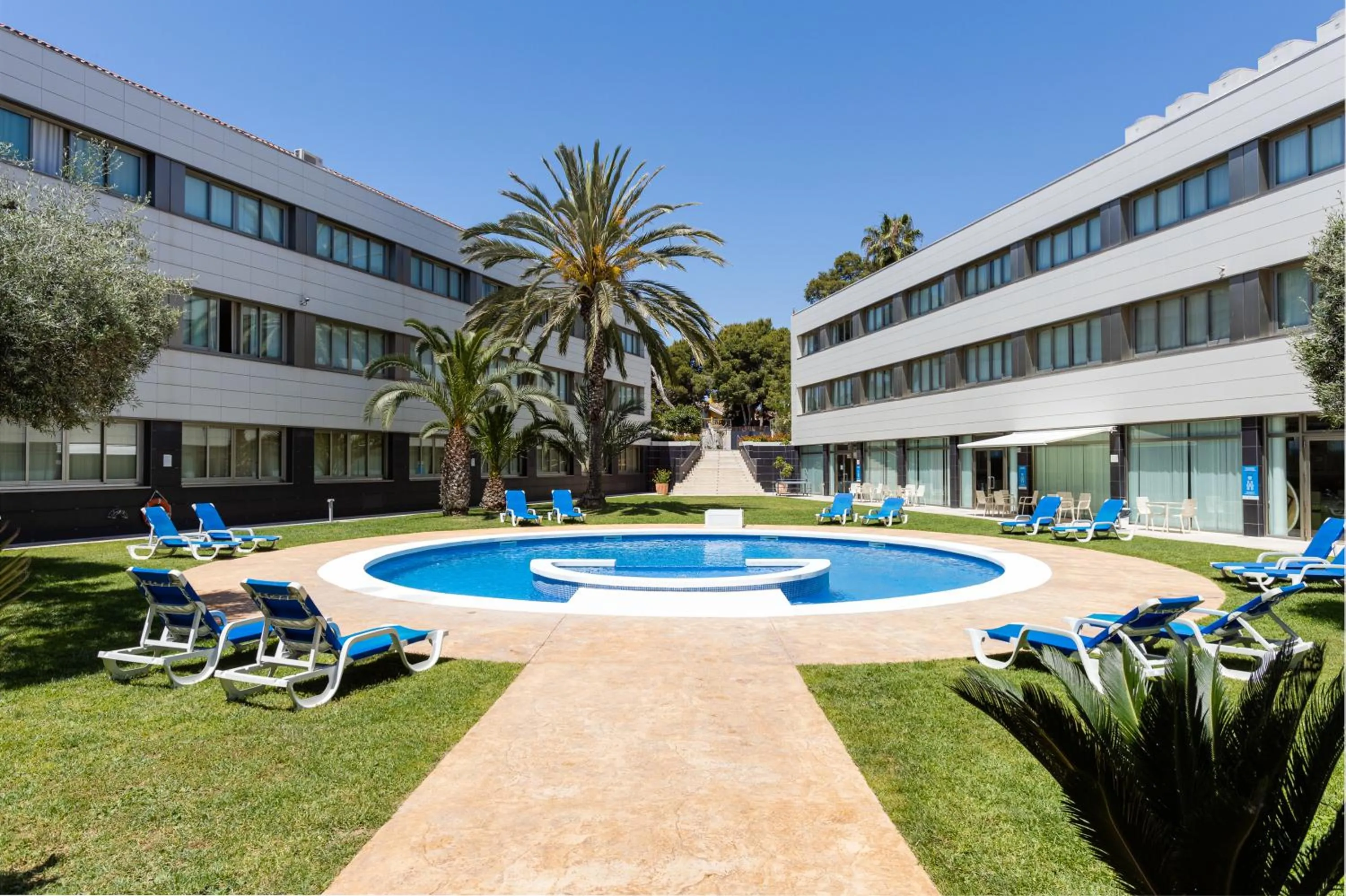 Swimming pool in Daniya Alicante