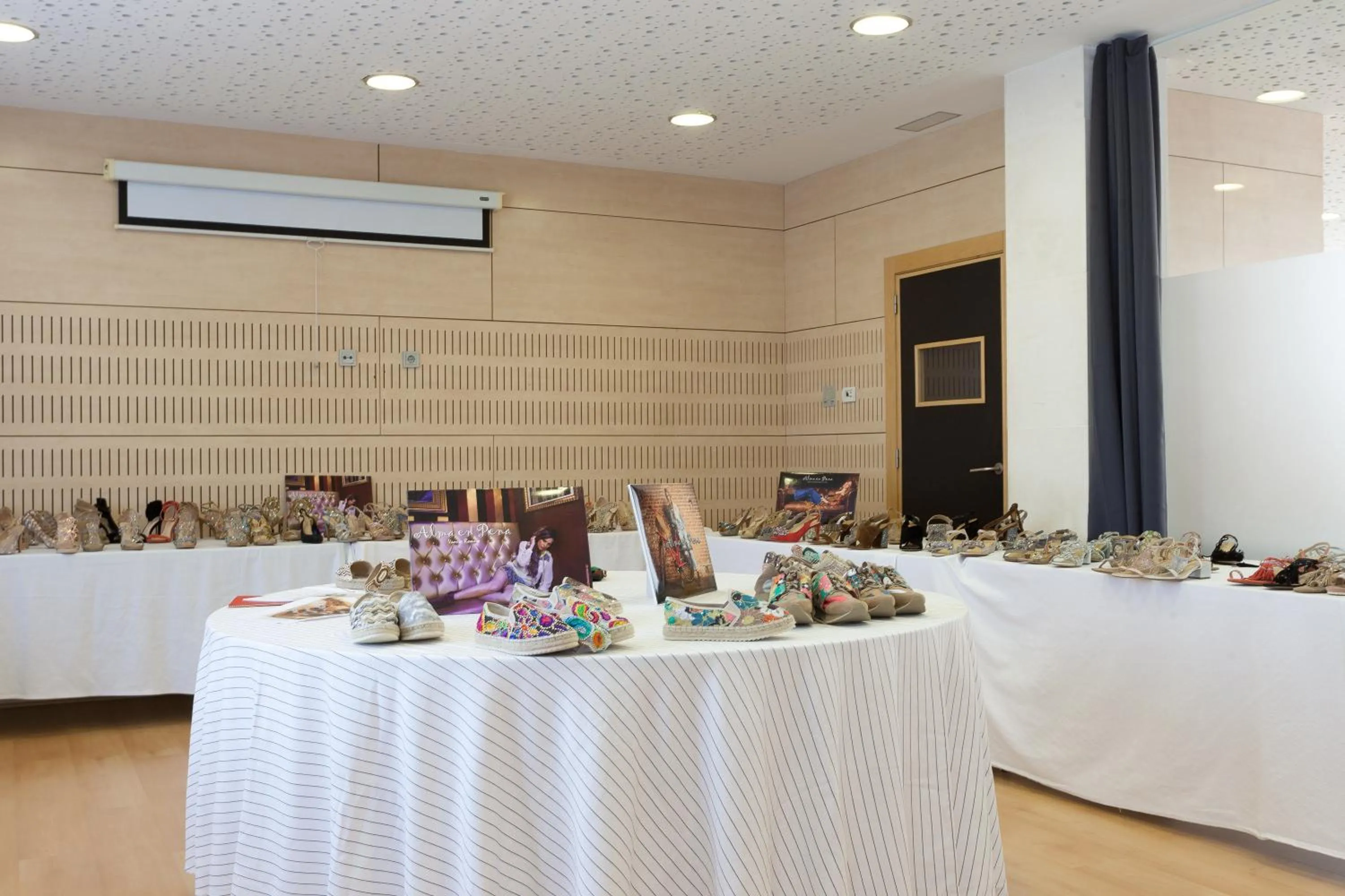 Business facilities in Daniya Alicante