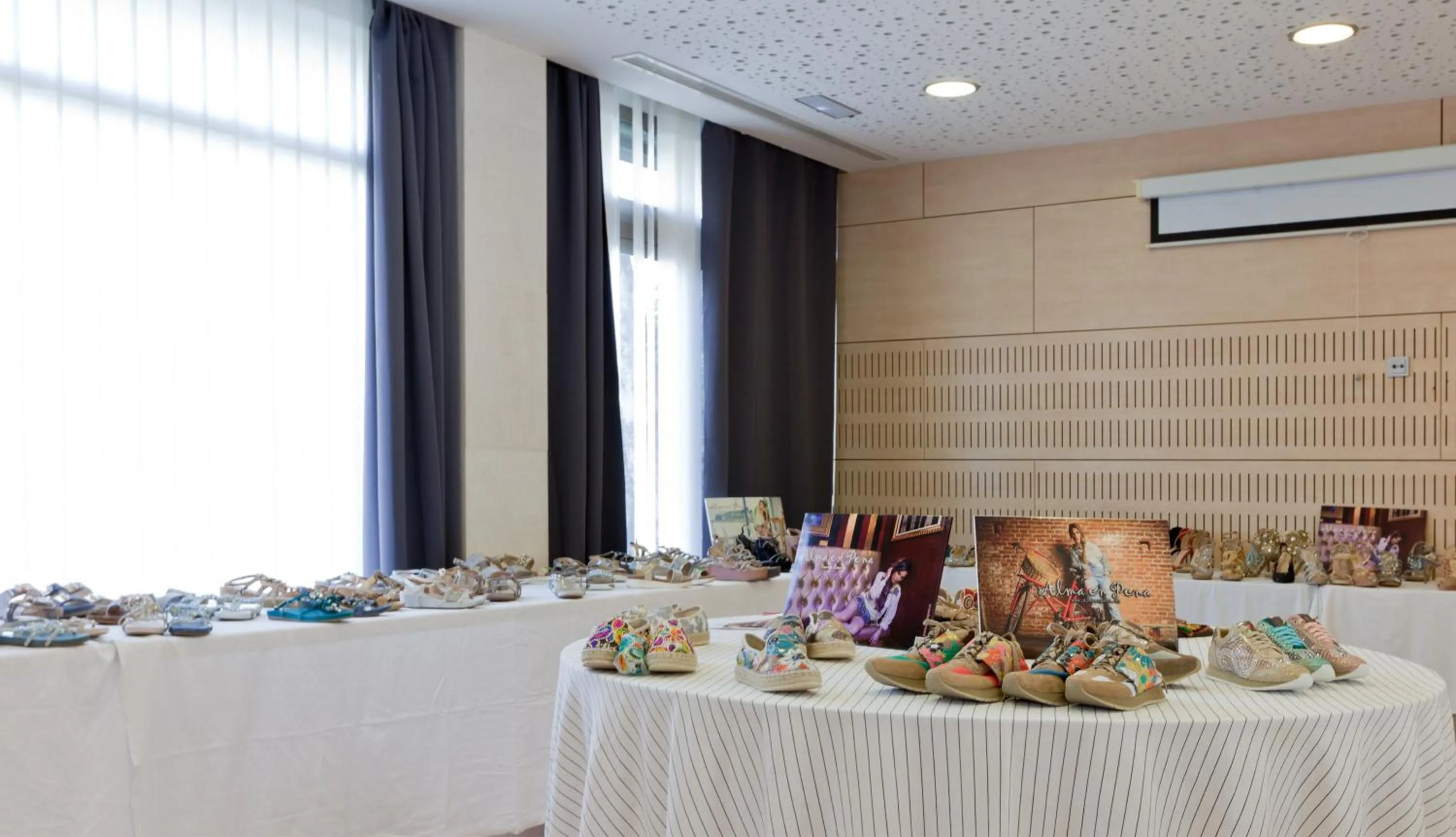 Business facilities in Daniya Alicante