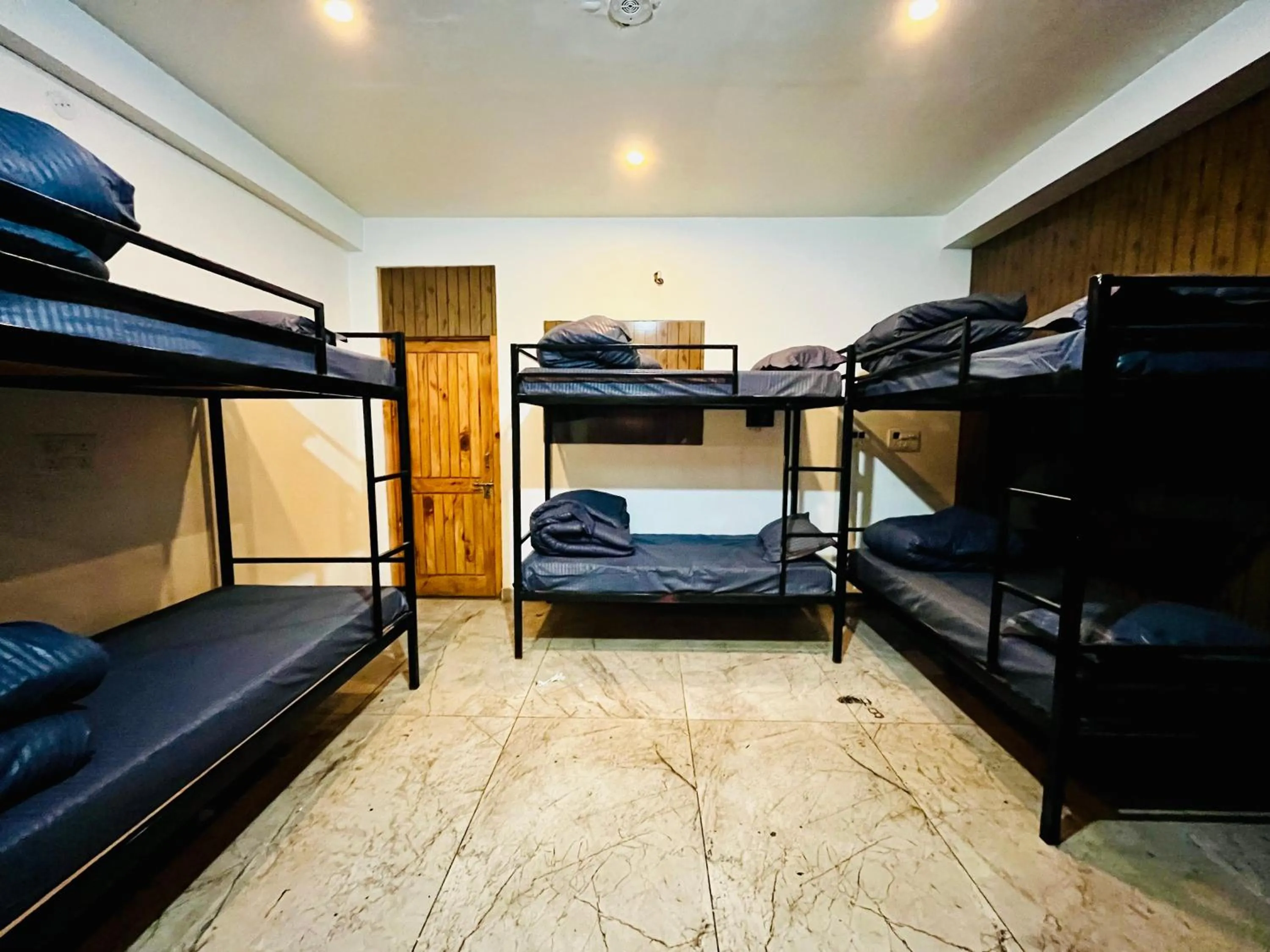Hotel Adinova