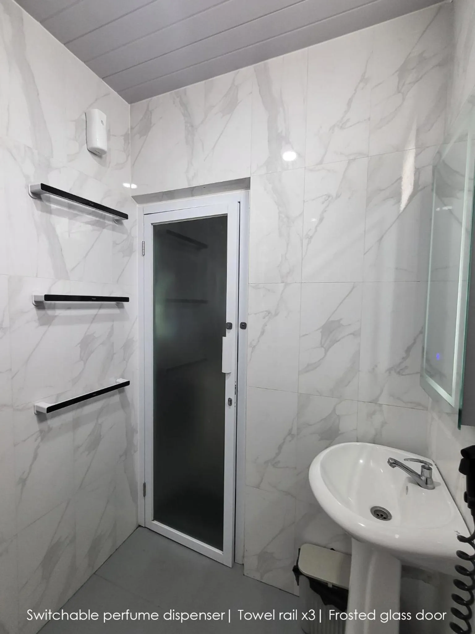 Shower in Cabin15 - Syariah