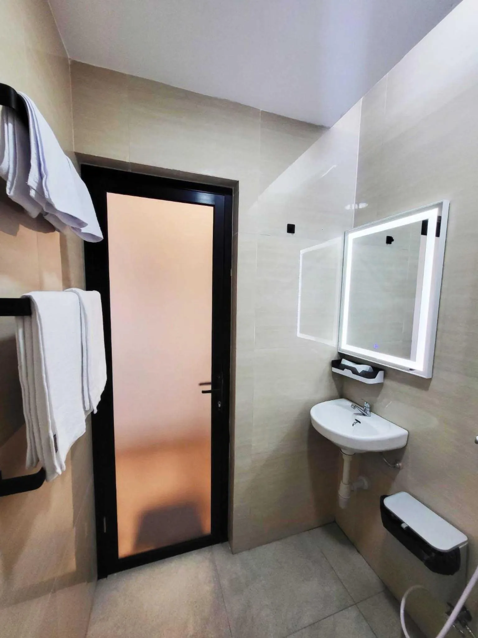 Shower in Cabin15 - Syariah