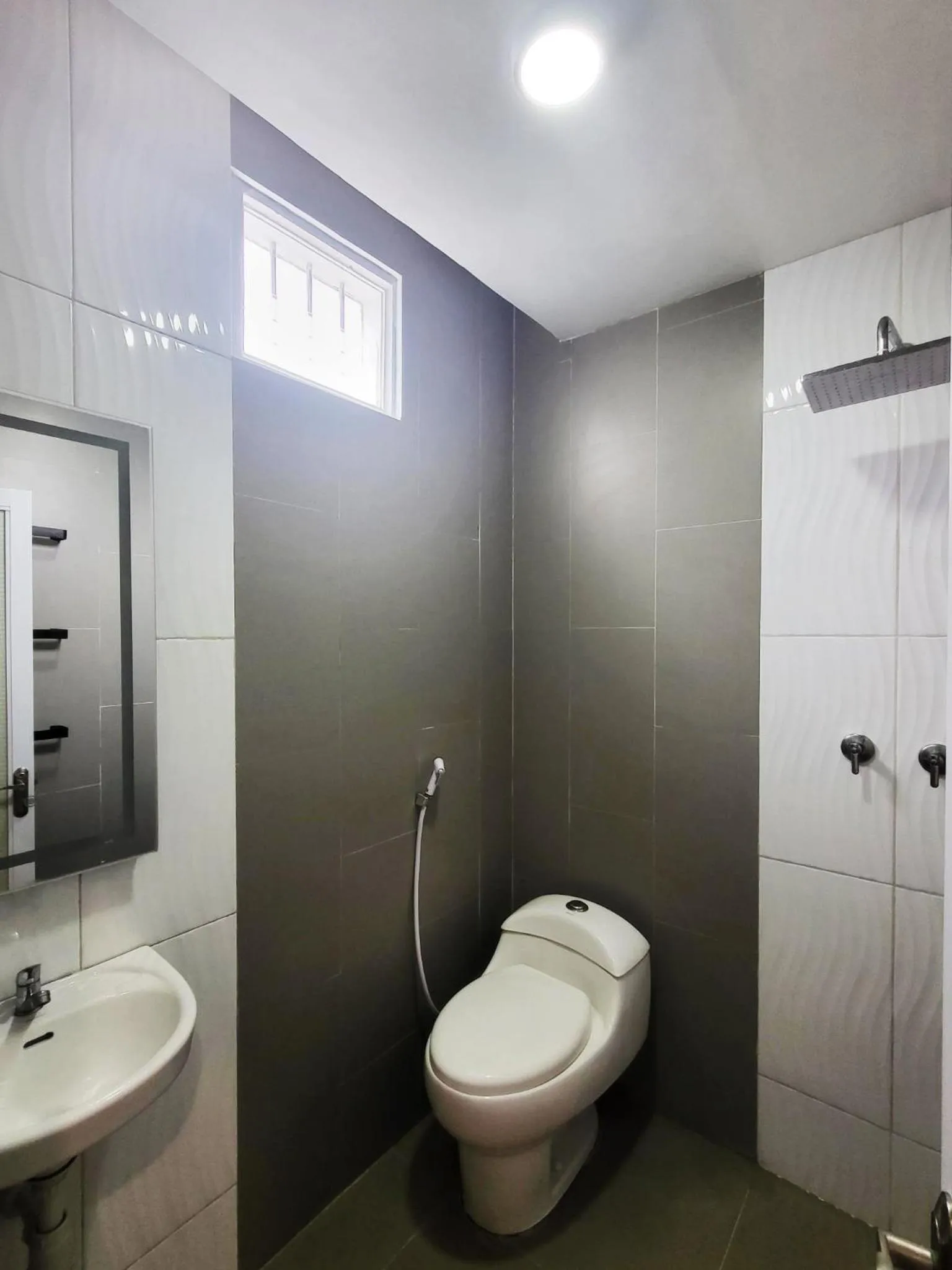 Shower in Cabin15 - Syariah