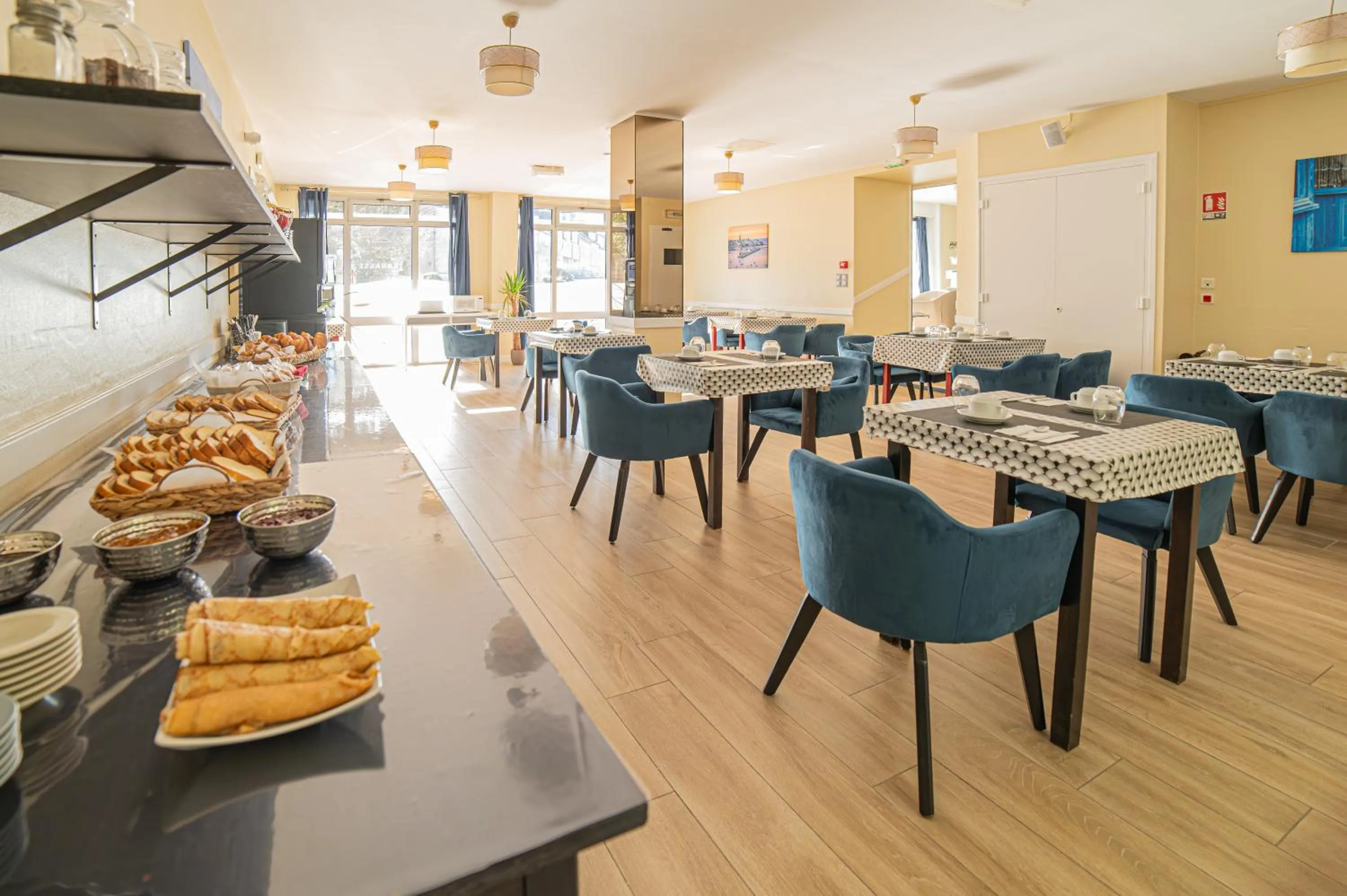 Restaurant/places to eat in Hôtel de la Mairie