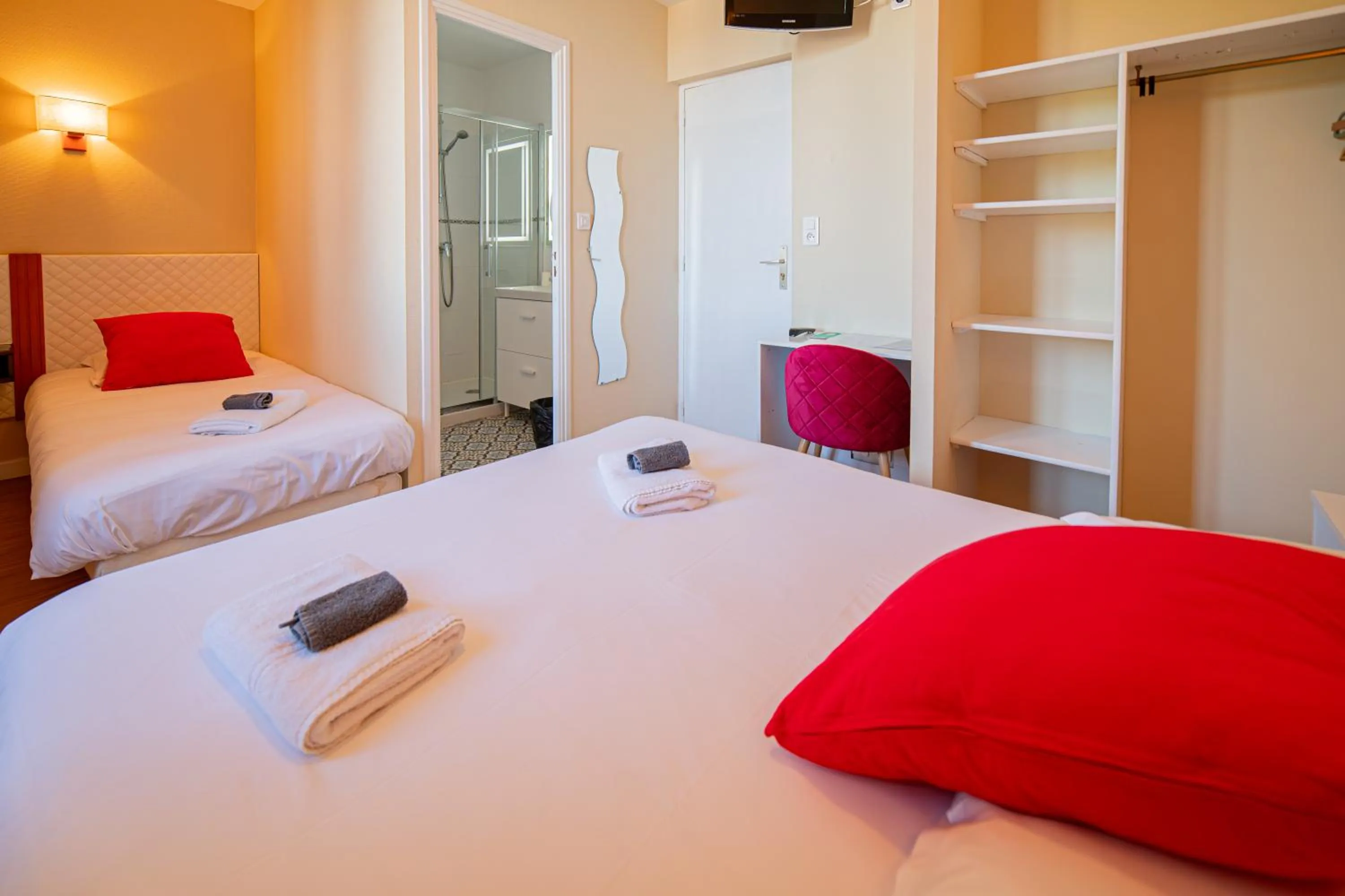 Bed in Hôtel de la Mairie