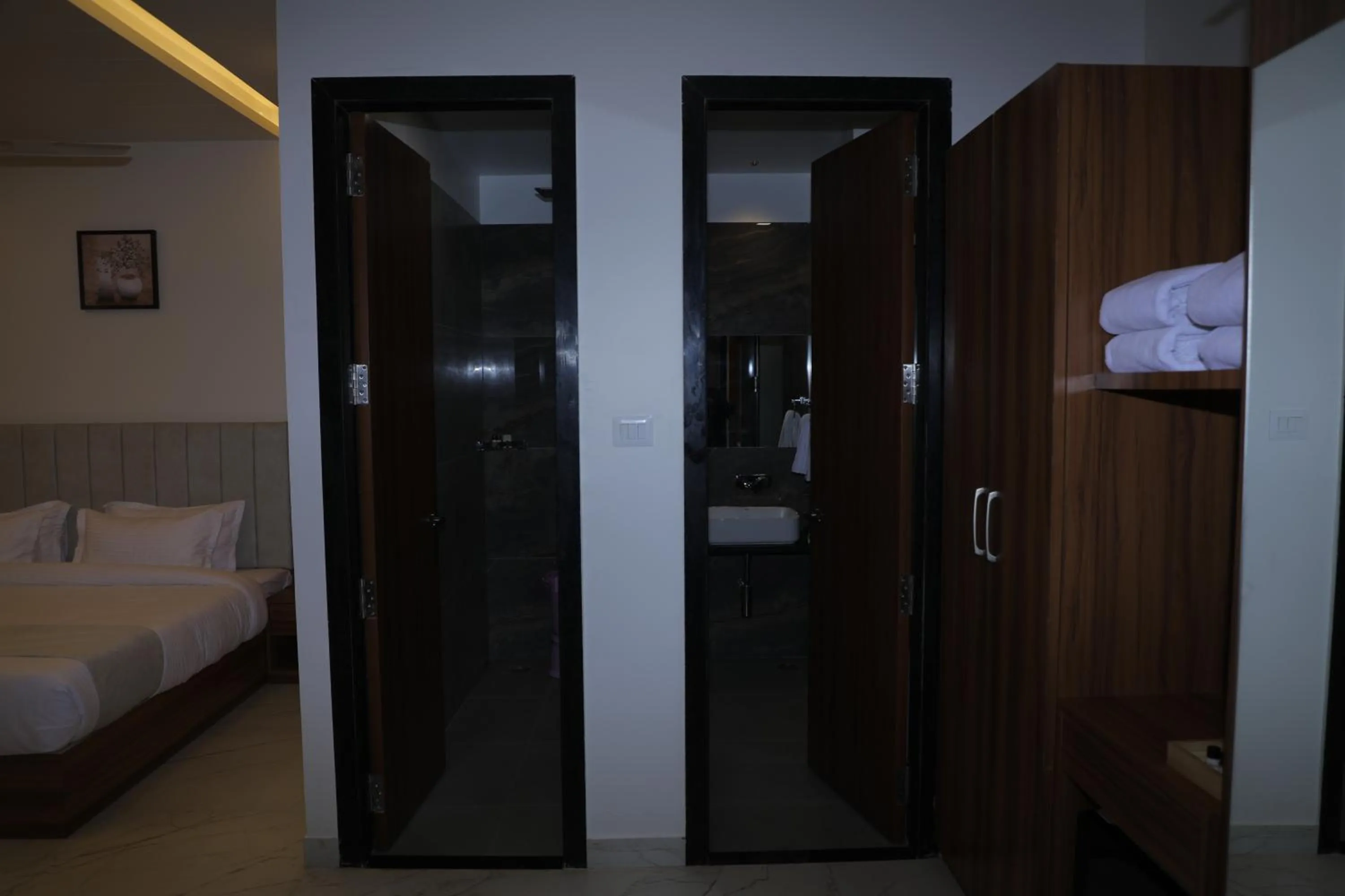 Shower, Bed in IMAGICA RESORTS