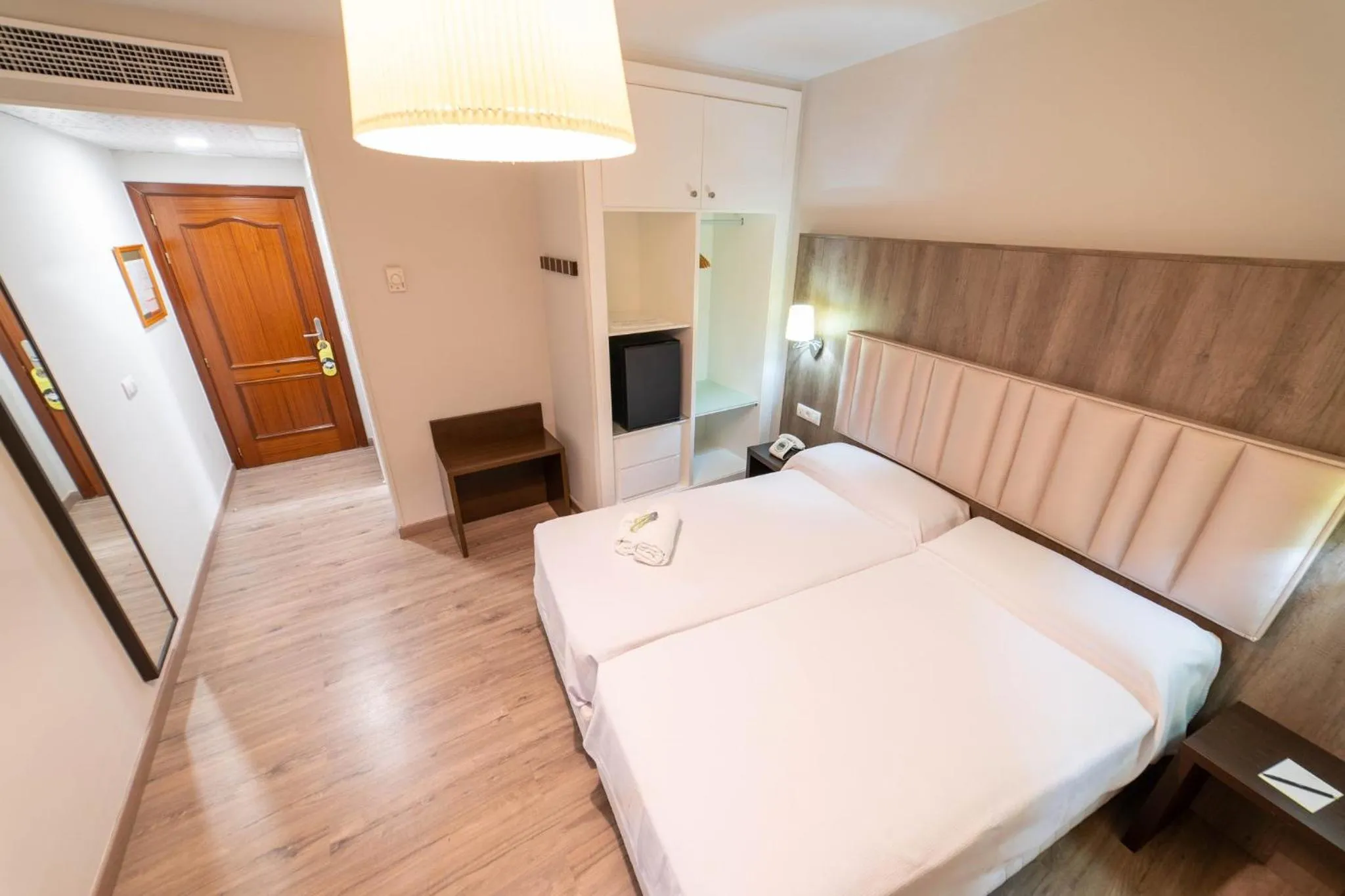 Photo of the whole room, Bed in Hotel Sercotel Doña Carmela