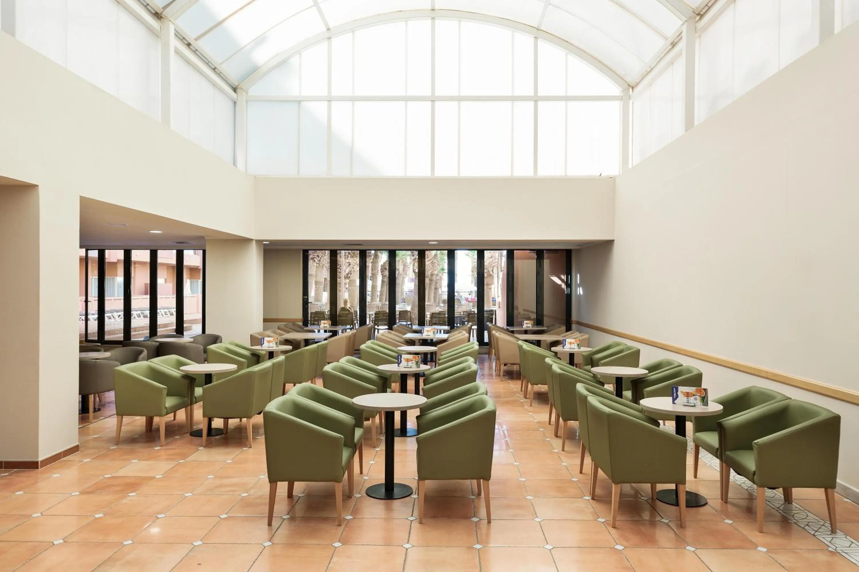 Lounge or bar in Hotel Best Roquetas