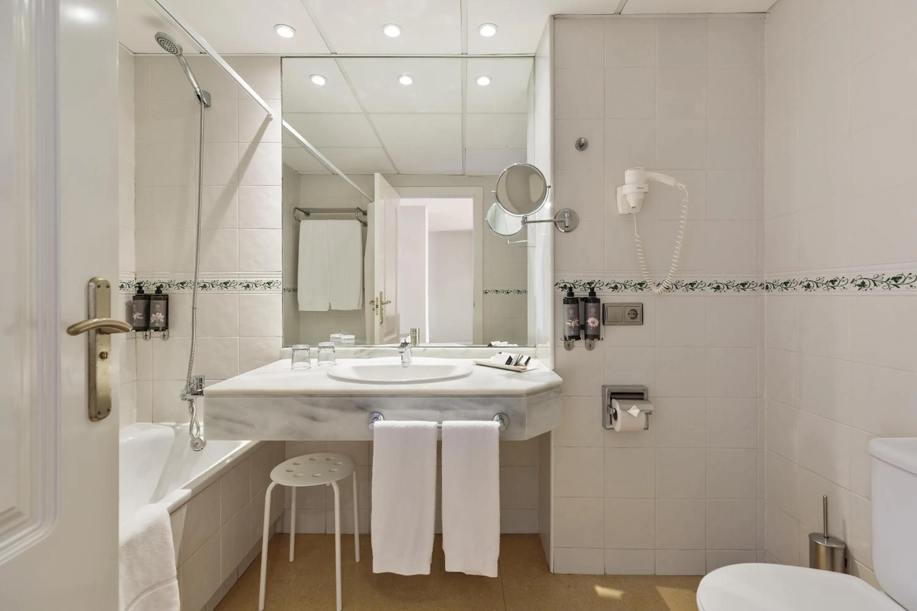 Bathroom in Hotel Best Roquetas