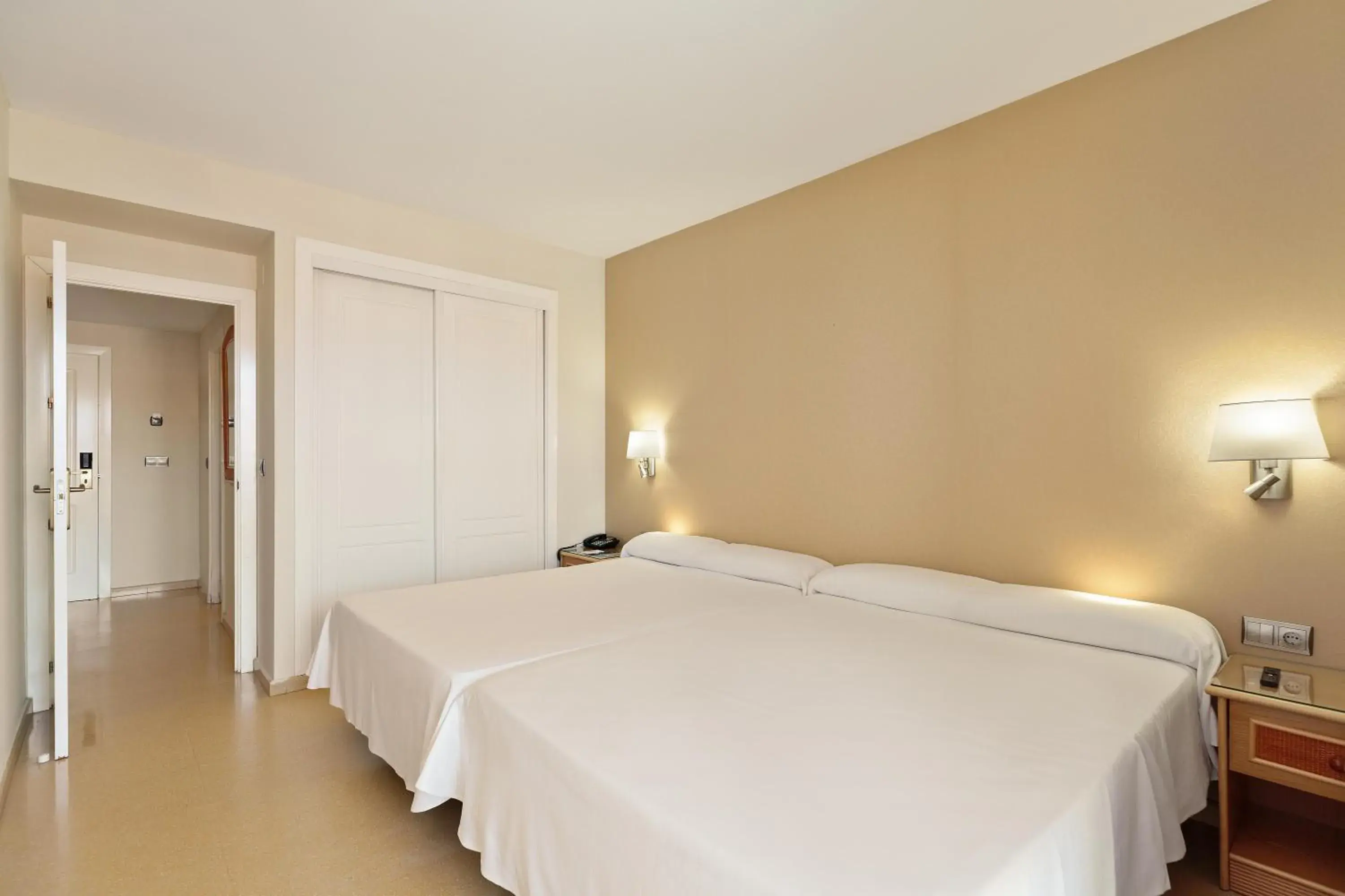 Photo of the whole room, Bed in Hotel Best Roquetas Photo of the whole room, Bed in Hotel Best Roquetas