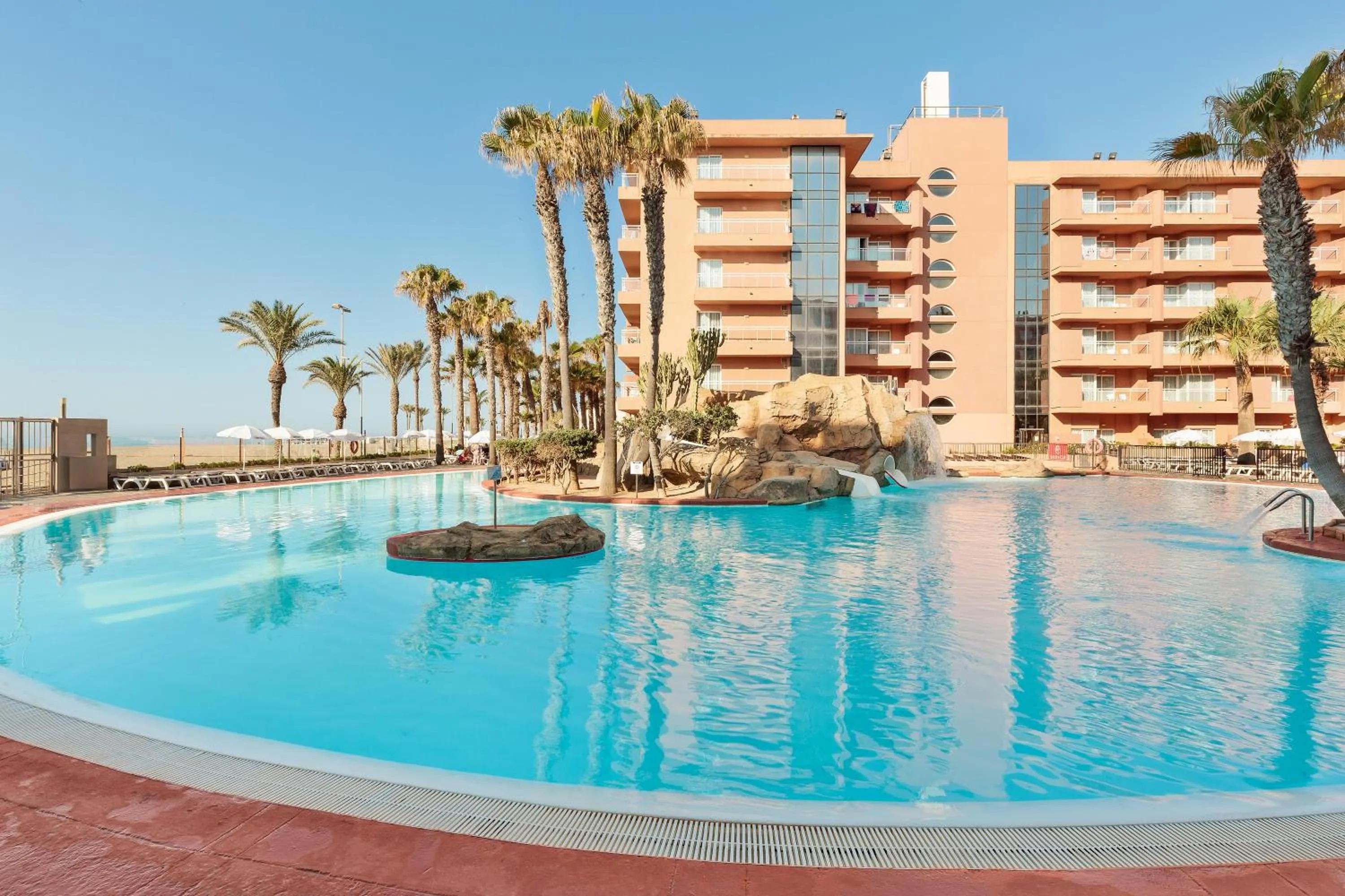 Swimming pool in Hotel Best Roquetas