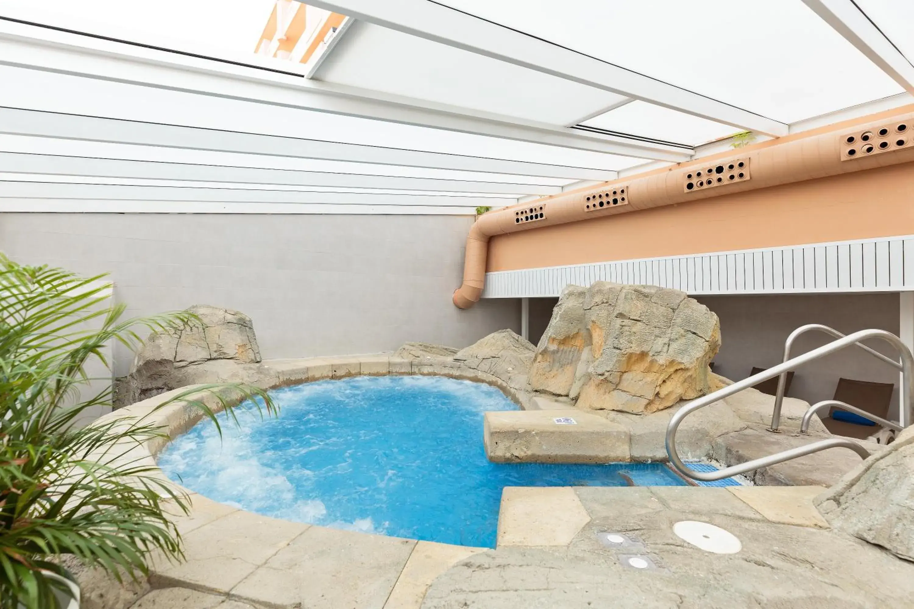 Swimming pool in Hotel Best Roquetas Swimming pool in Hotel Best Roquetas