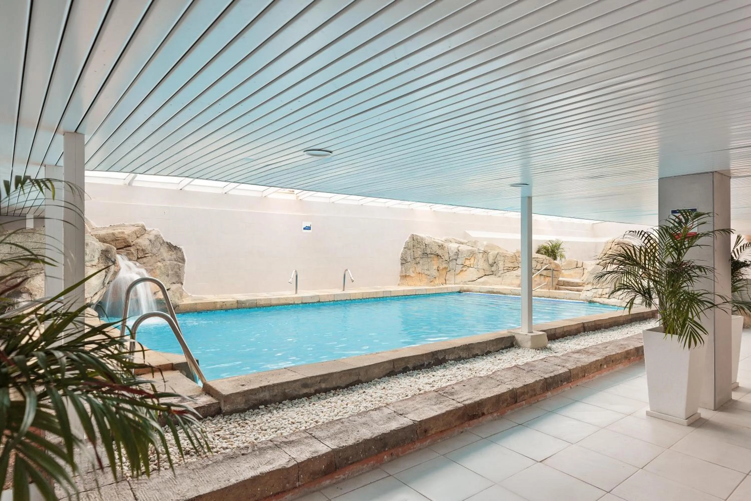 Swimming pool in Hotel Best Roquetas