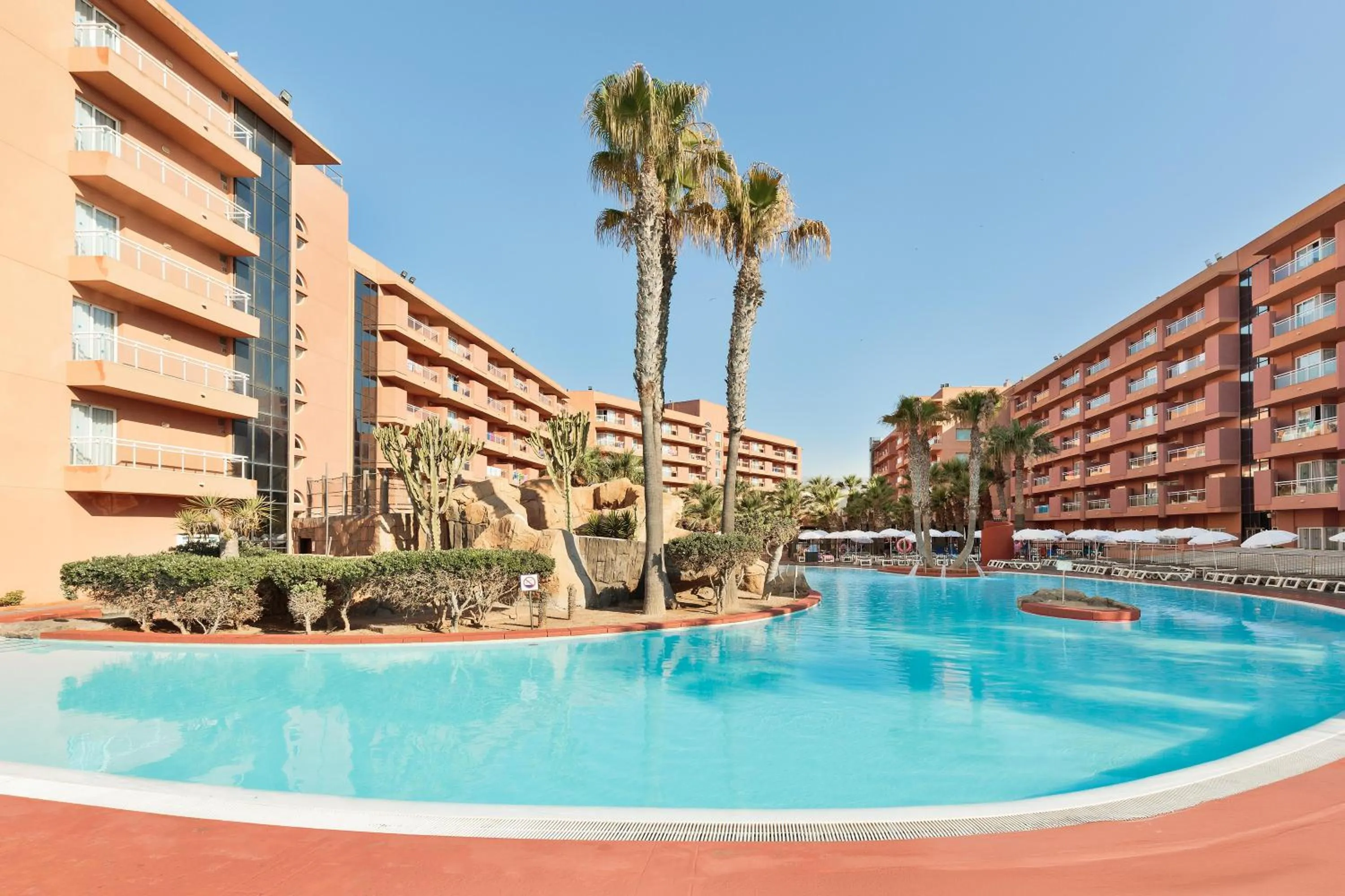 Swimming pool in Hotel Best Roquetas