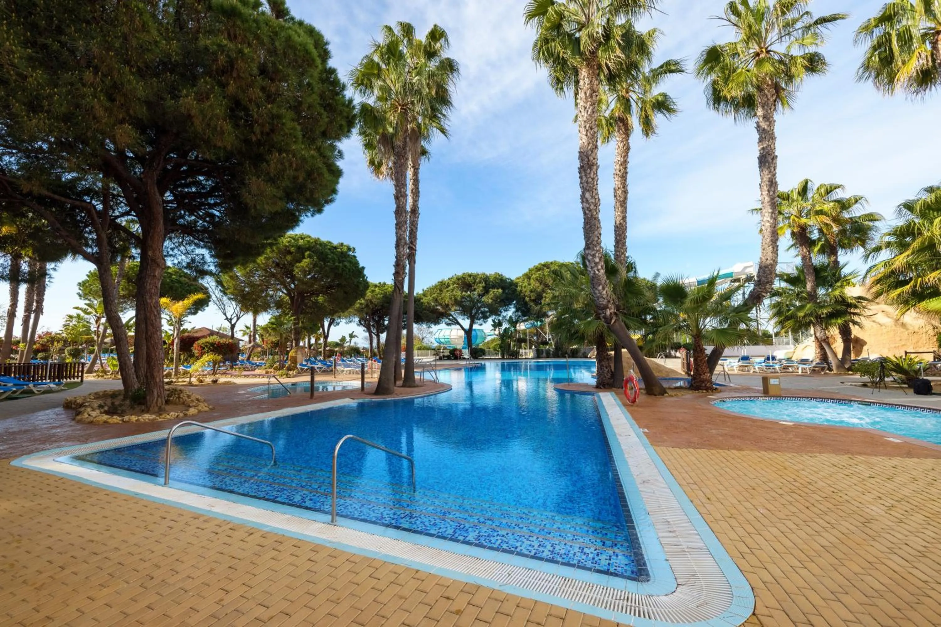 Swimming pool in Playacartaya